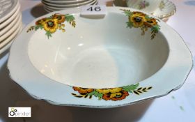 Serving Bowl “Daphne” by Alfred Meakin (location: Wakefield / collection: Monday 7 March)