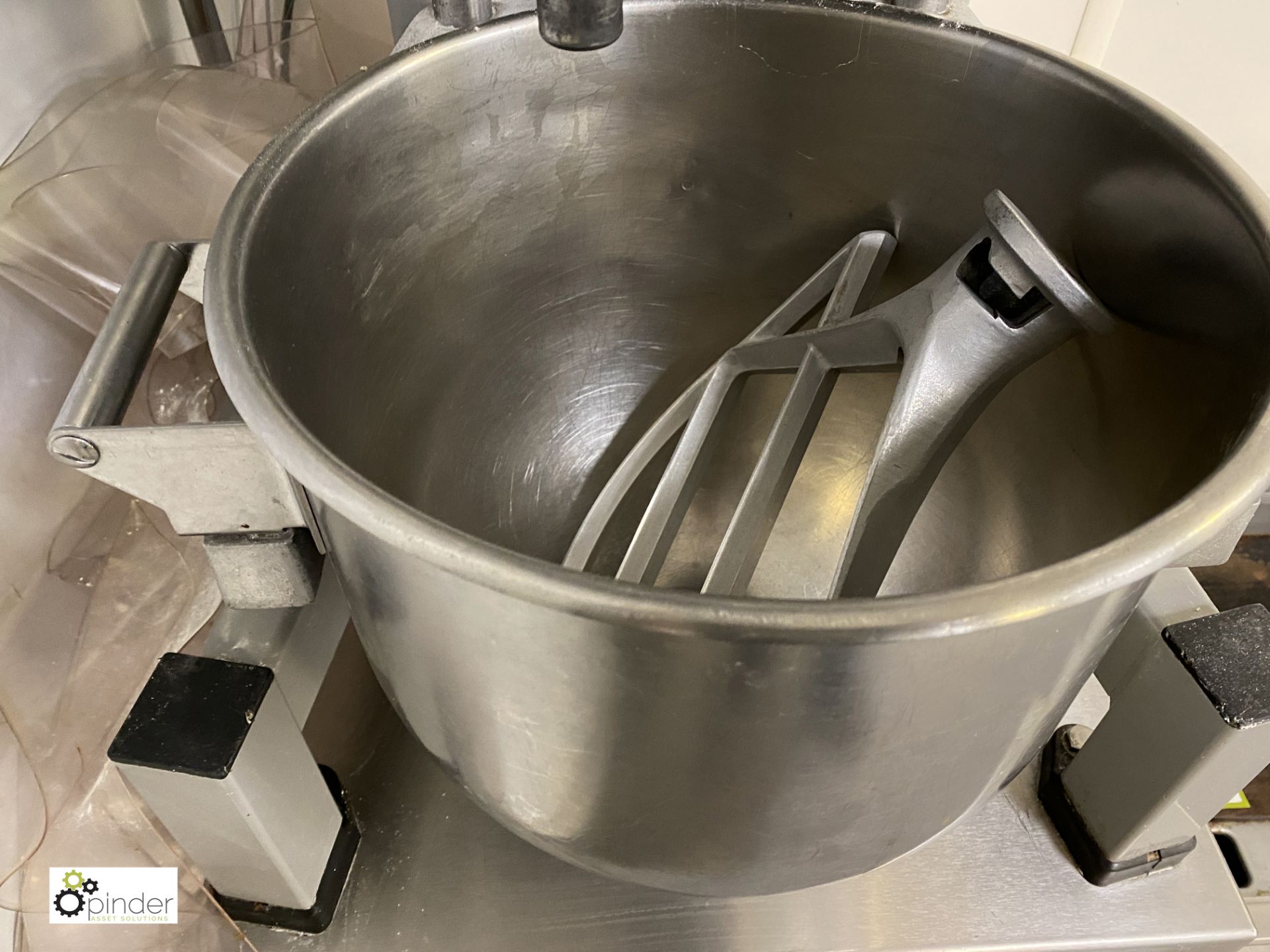 Electrolux Beater Mixer Planetary Food Mixer, 240volts, with stainless steel stand, paddle, dough - Image 3 of 5