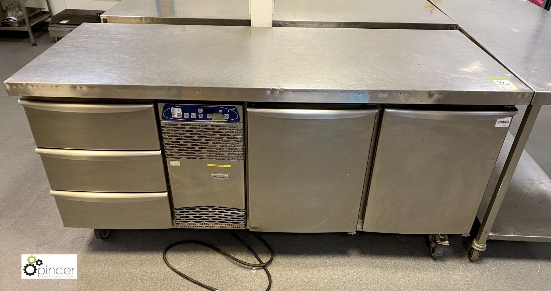 Electrolux mobile stainless steel Chilled Preparation Unit, 1750mm x 700mm x 850mm, with twin fridge - Image 2 of 4