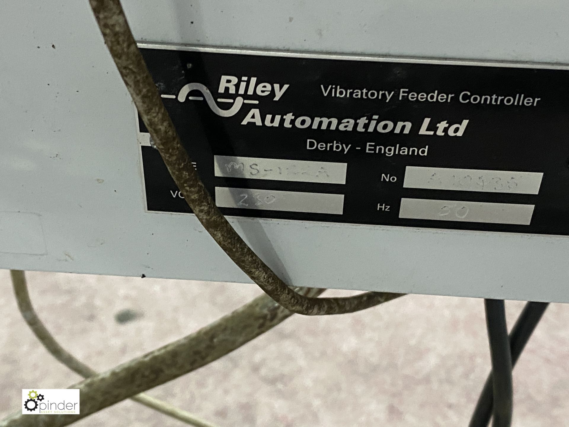 Riley Automation stainless steel mobile Vibratory Feed, chute size 2000mm x 200mm, 240volts ( - Image 7 of 8
