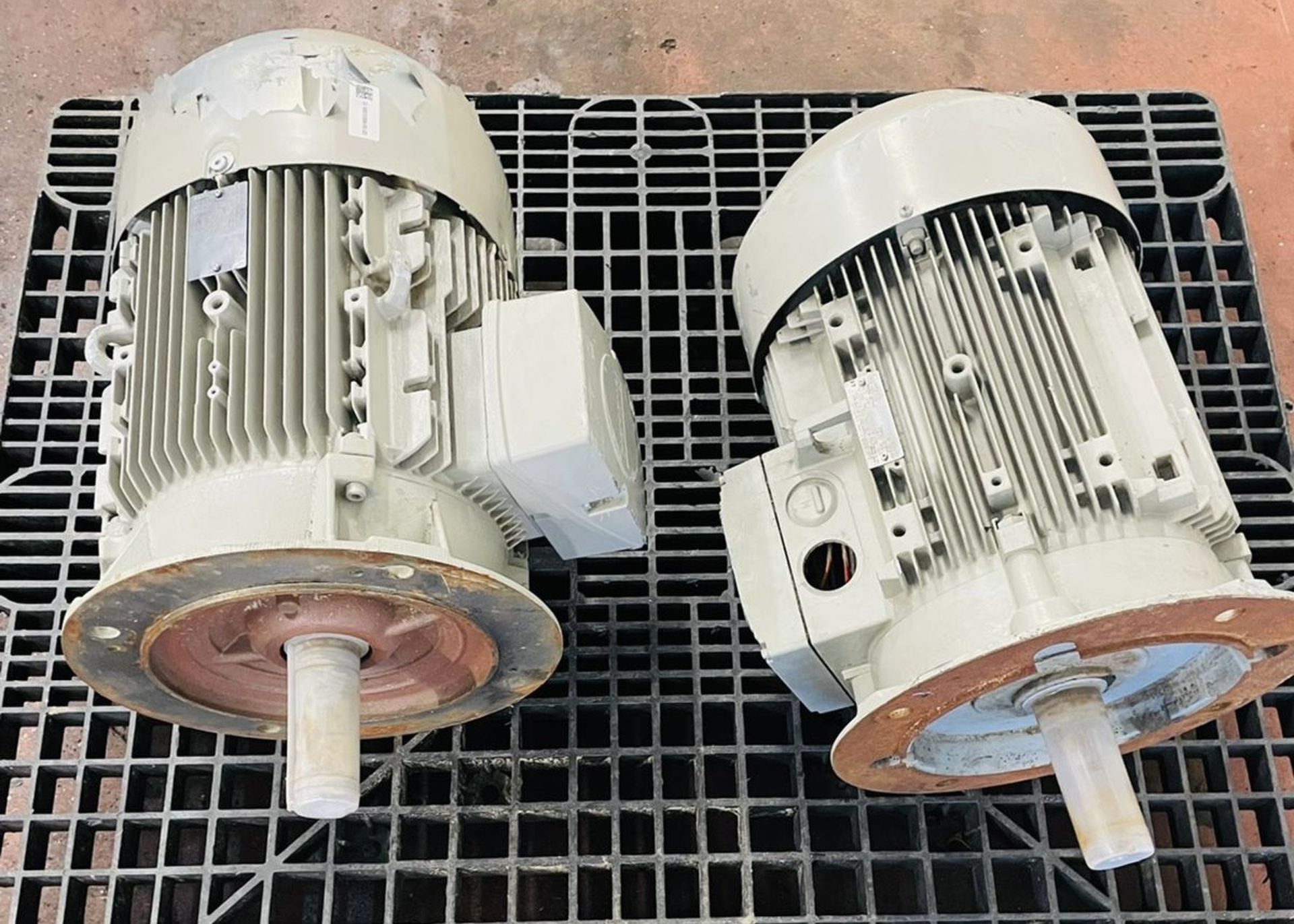 2 Siemens Electric Motors, 3.3kw (please note ther - Image 2 of 4