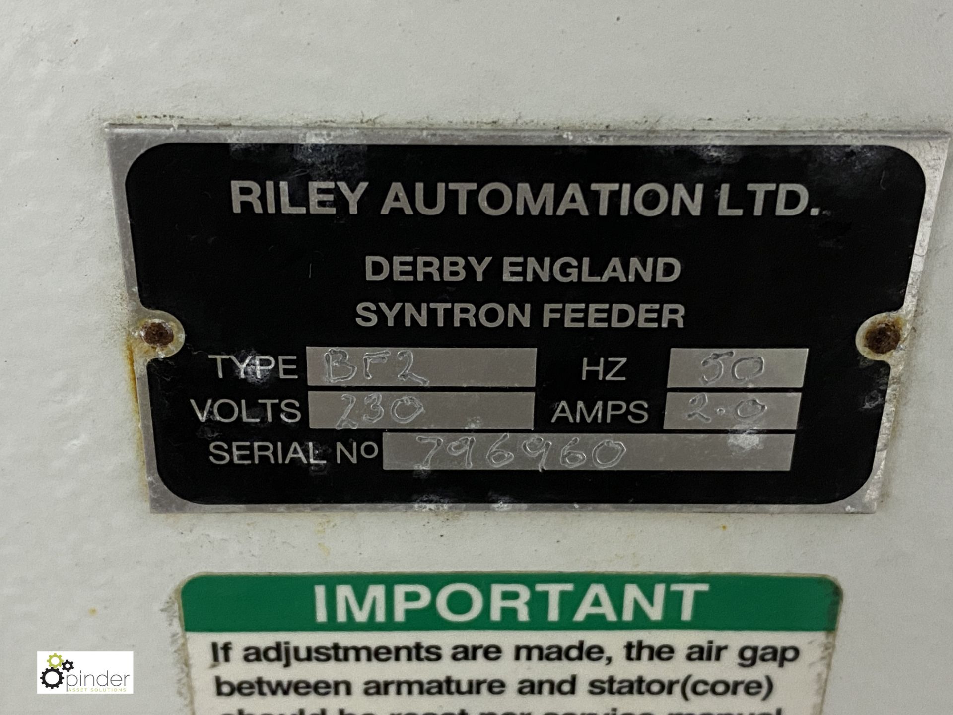 Riley Automation stainless steel mobile Vibratory Feed, chute size 2000mm x 200mm, 240volts ( - Image 8 of 8