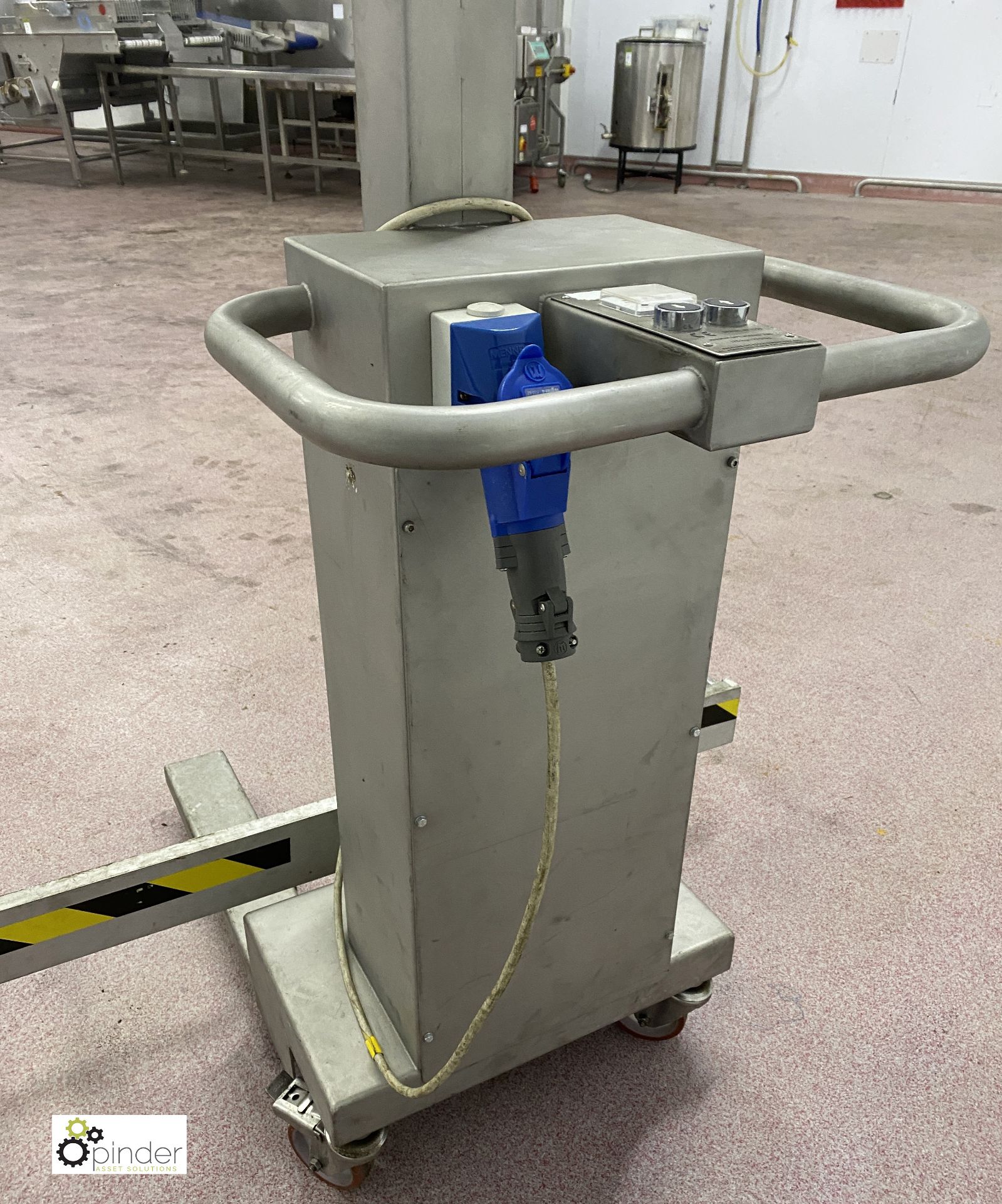 Compac mobile stainless steel Tub/Bin Lifter, swl 125kg, 240volts, 16amps (please note there is a - Image 3 of 4