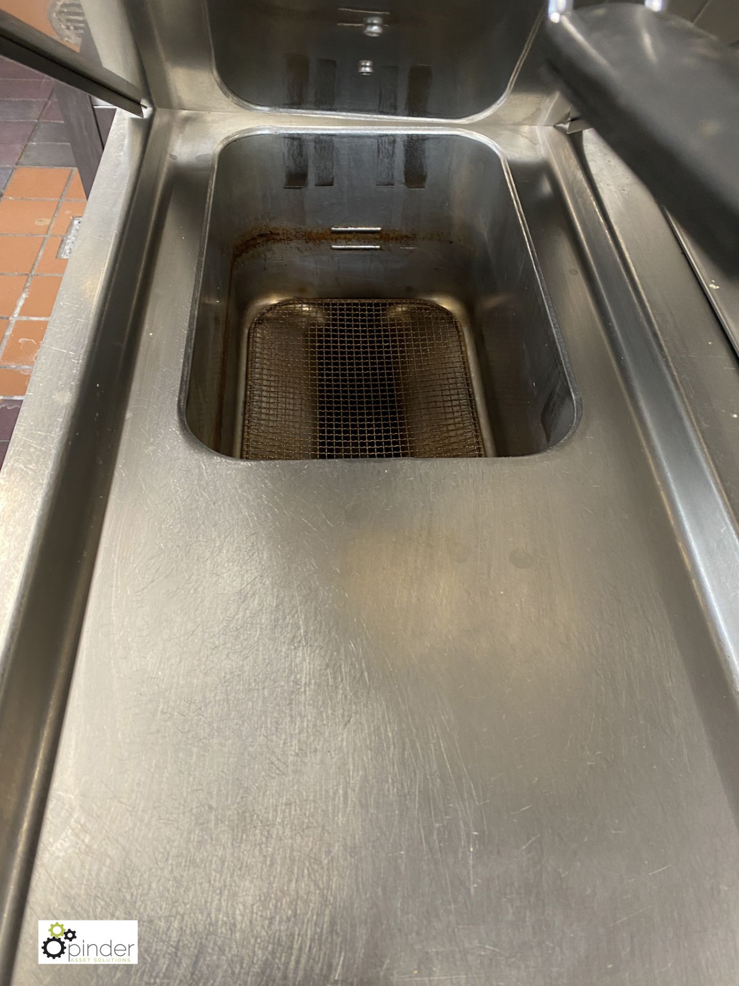 Stainless steel gas fired twin basket Deep Fat Fryer - Image 2 of 4