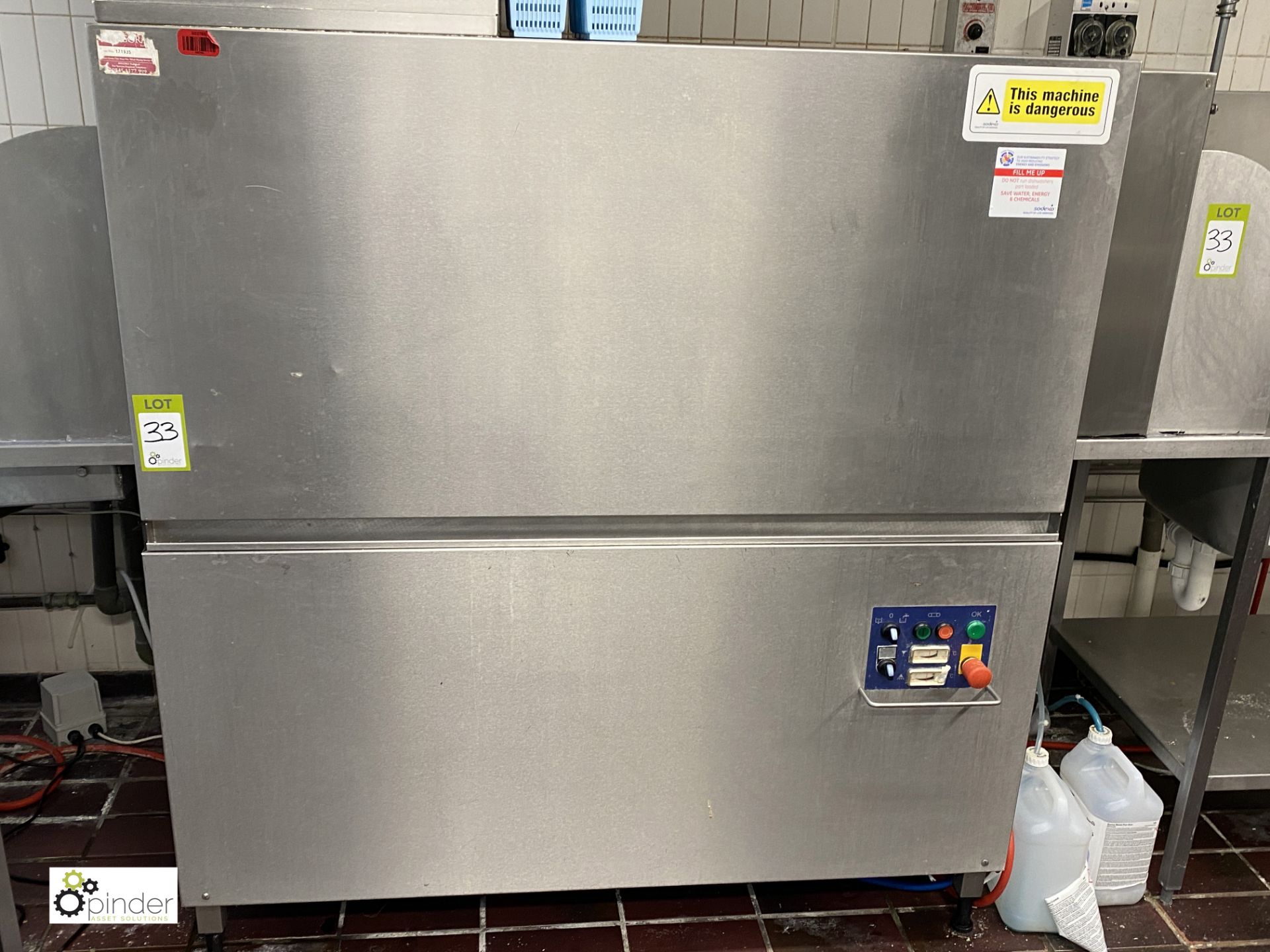 Hobart CS-A stainless steel through feed Dishwasher, 400volts, with wash down sink, spray gun and - Image 3 of 11