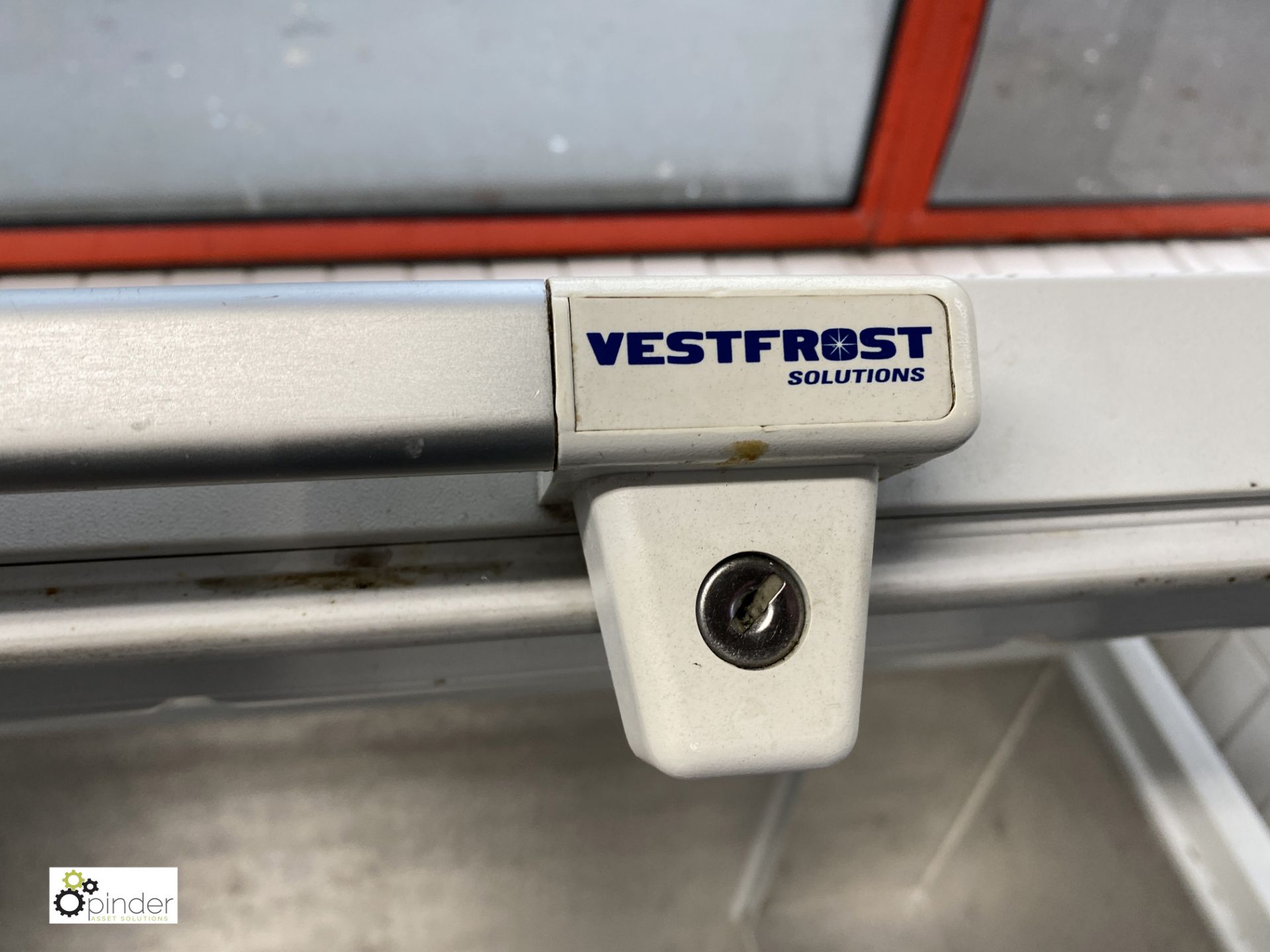Vestfrost Chest Freezer, 1260mm x 650mm x 850mm, 240volts - Image 2 of 4