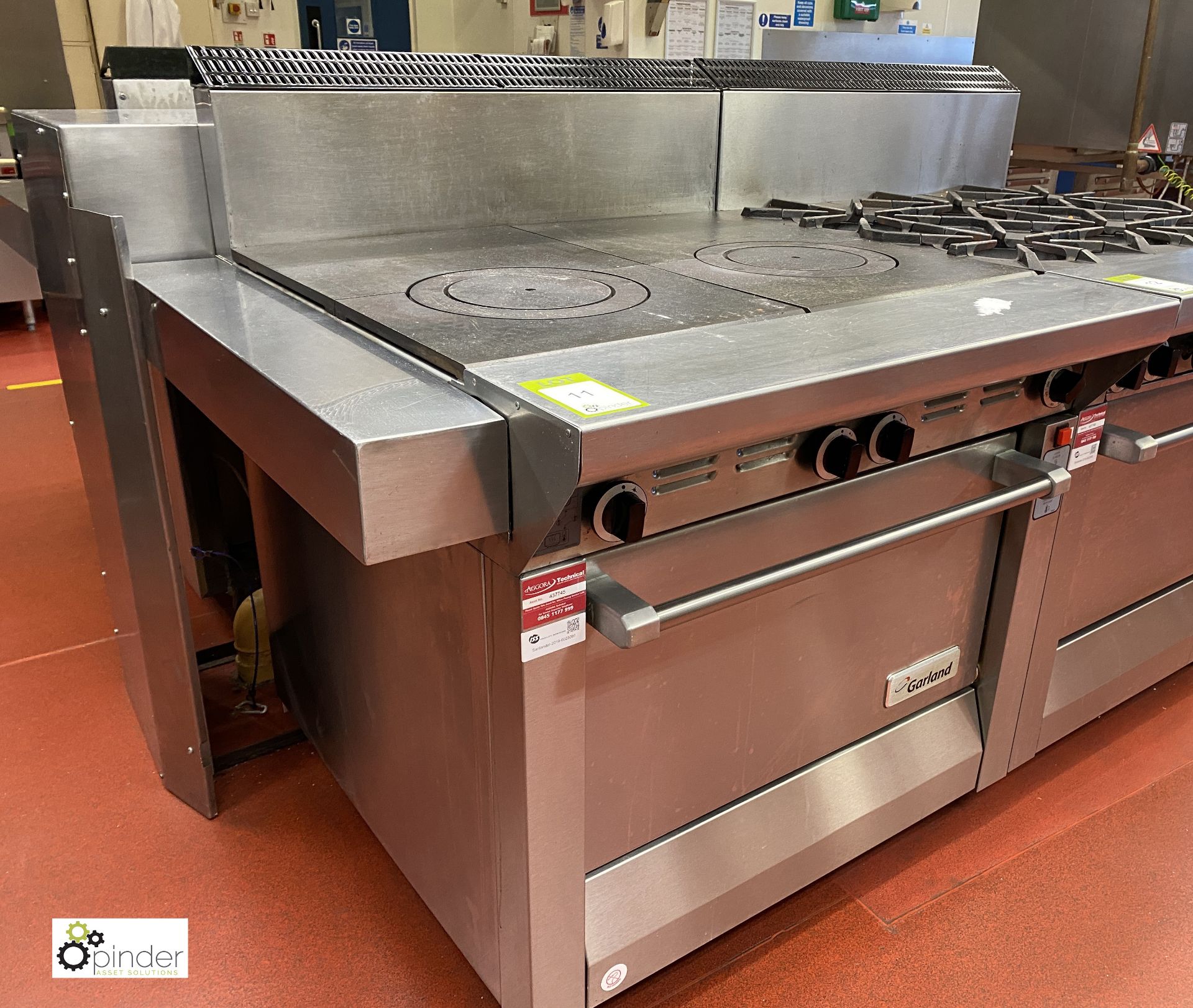 Garland stainless steel gas fired Contact Range, with 2 bullseye top and single oven, 870mm x - Image 5 of 6