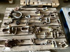 Quantity various Lifting Bolts and Chains, to pallet (please note there is a lift out fee of £4 plus