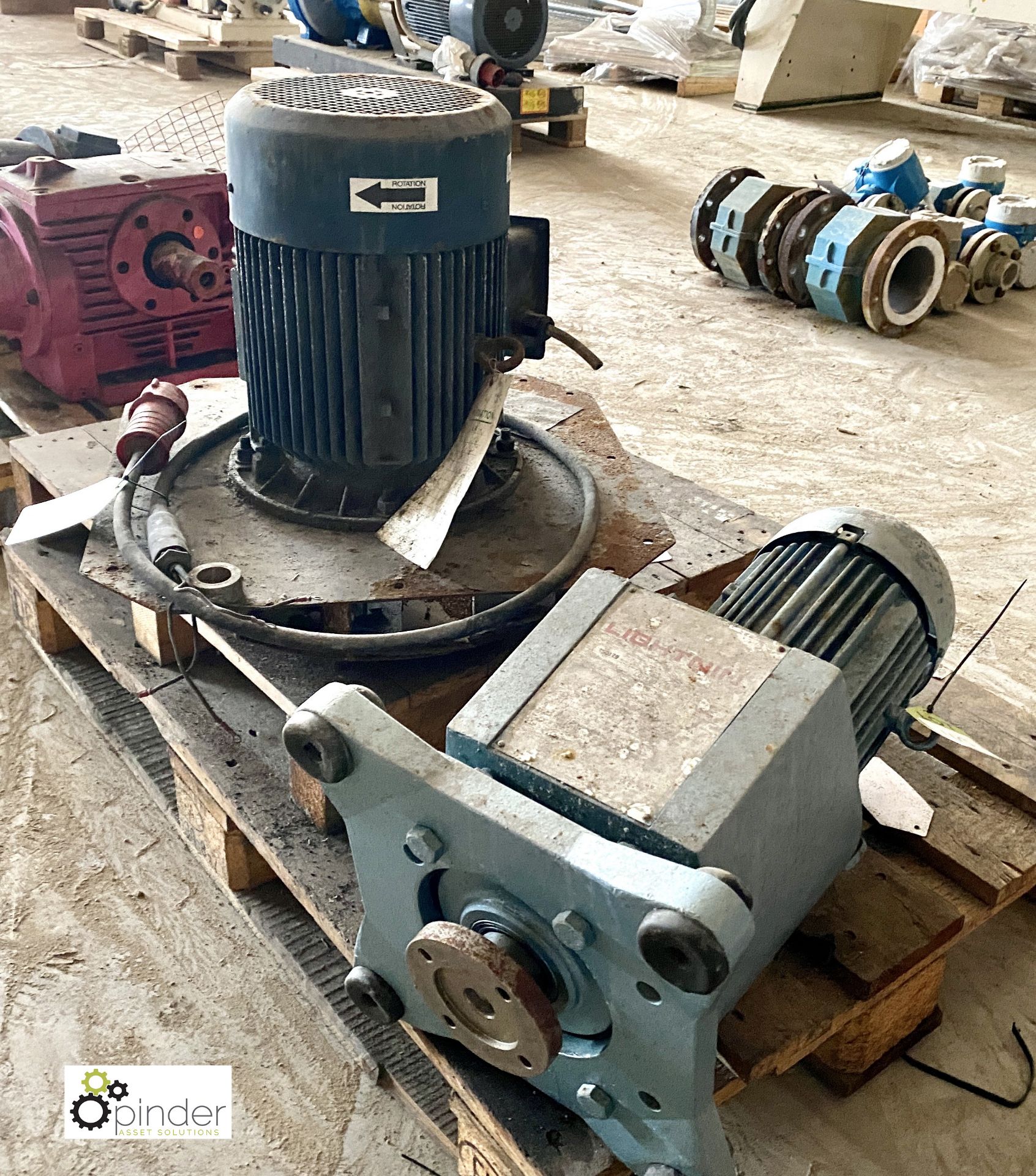 Electromotor D132SD flange mounted Electric Motor, 5.5kw, 2870rpm and Lightnin LQ 220 Mixer, S/N - Image 2 of 6