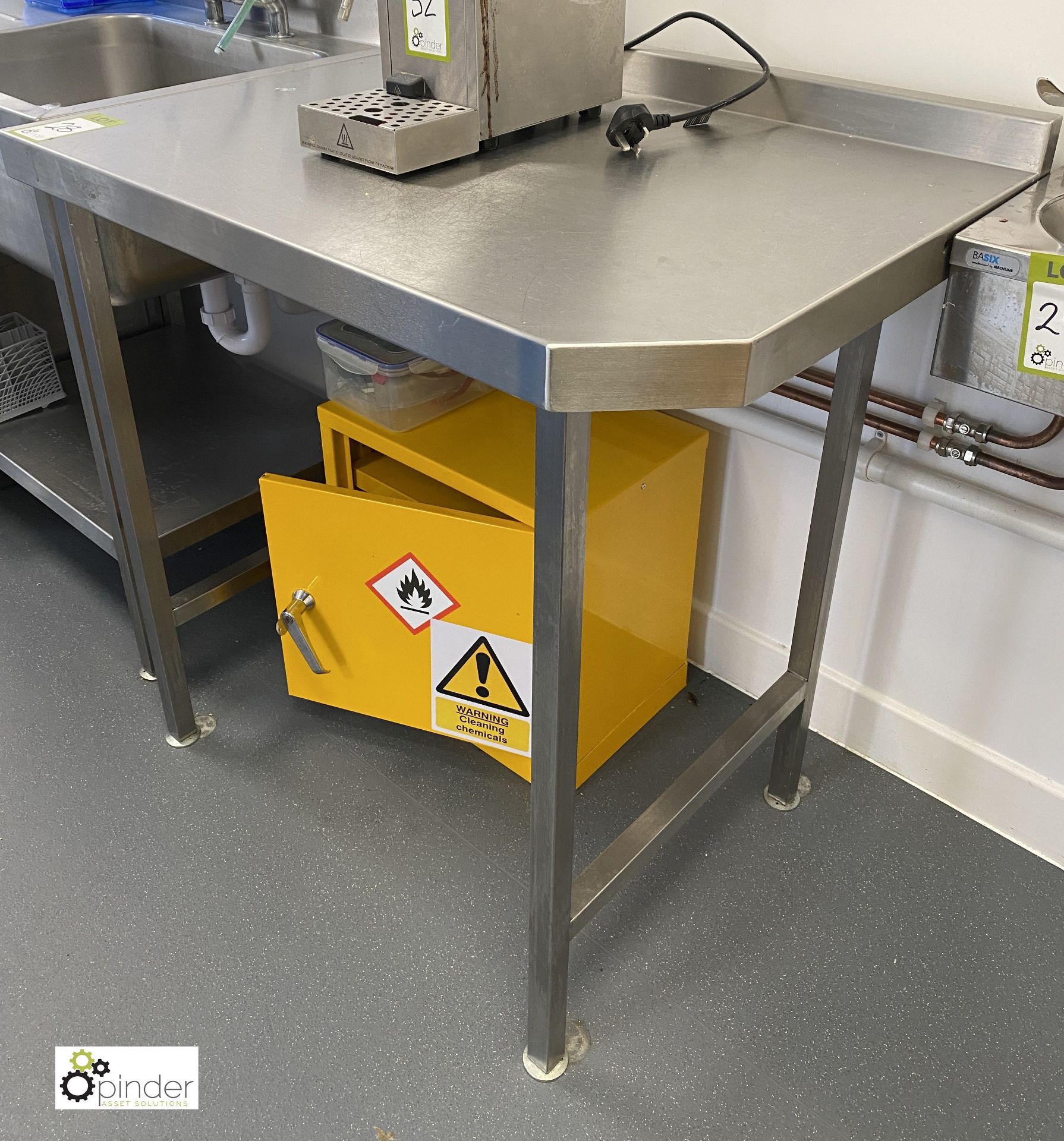 Stainless steel Preparation Table, with rear lip, 900mm x 650mm x 890mm - Image 2 of 3