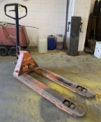 Doosan narrow tine Pallet Truck, 2500kg, chain sna