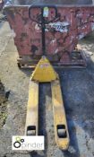 Narrow tine Pallet Truck (LOCATION: Kingmoor Road, Carlisle)