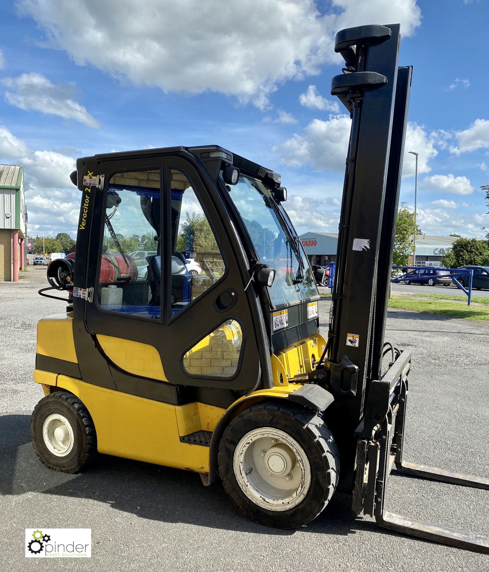 Yale GNP25VX V2770 LPG Forklift Truck, 2500kg, year 2008, all weather cab, side shift, fork - Image 2 of 20