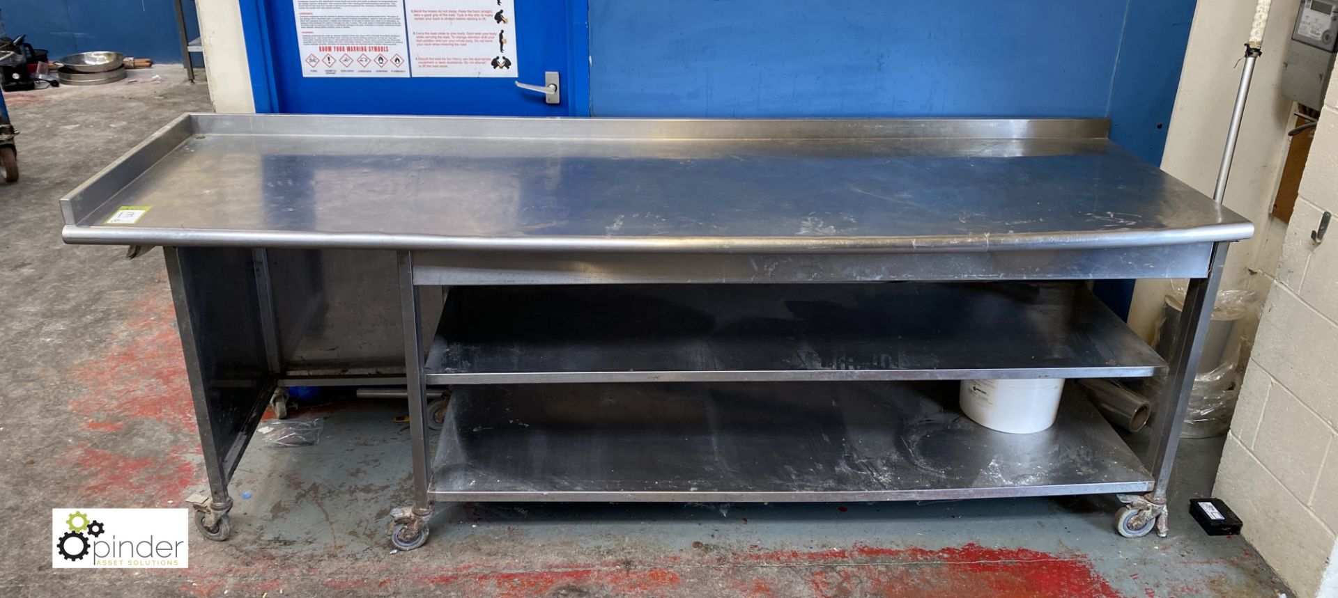 Stainless steel mobile Preparation Table, 2620mm x 750mm x 900mm, with left hand, rear lip and 2 - Image 3 of 5