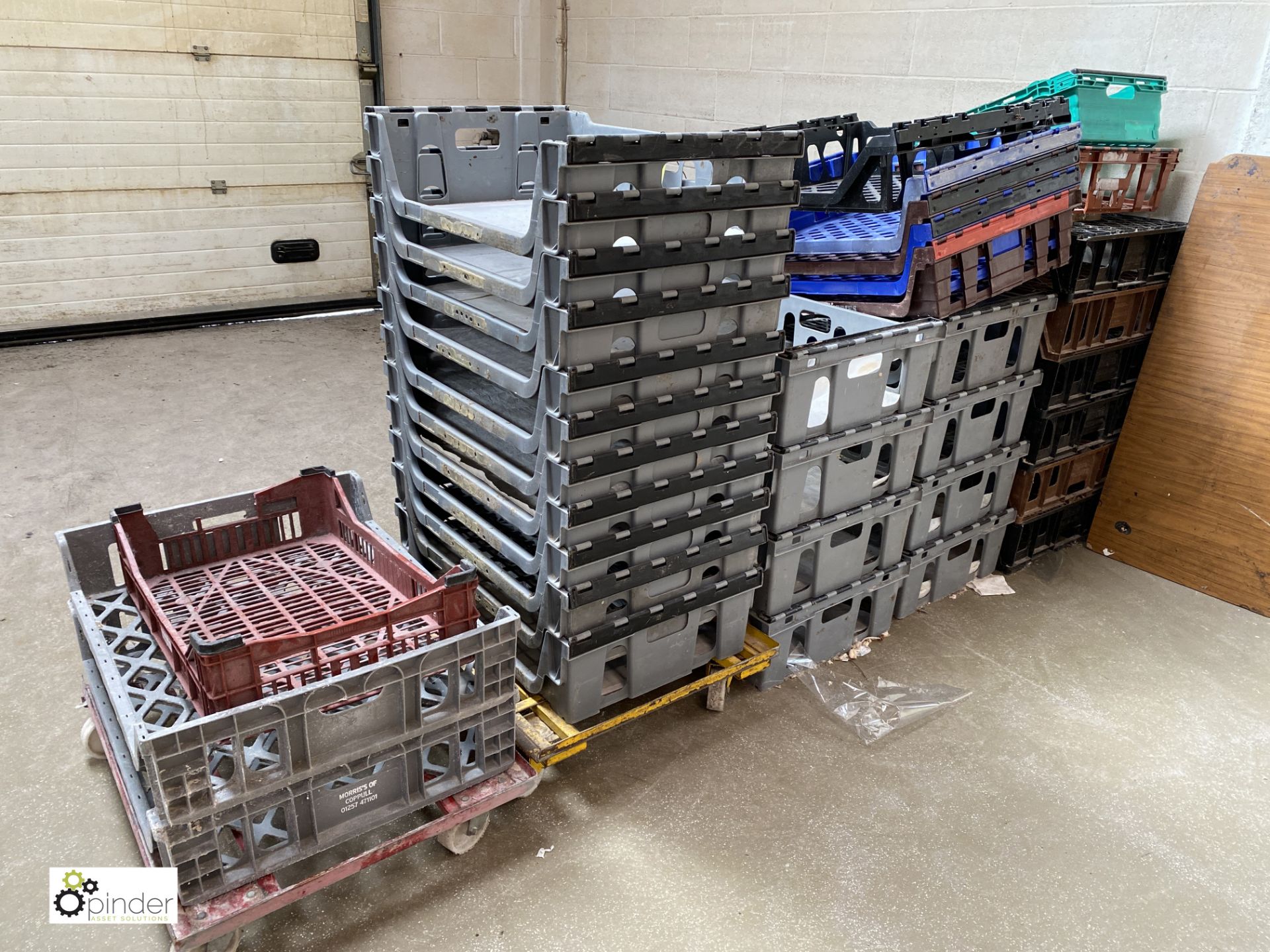 Quantity various plastic Bread/Pie Trays (located in Unit 29)