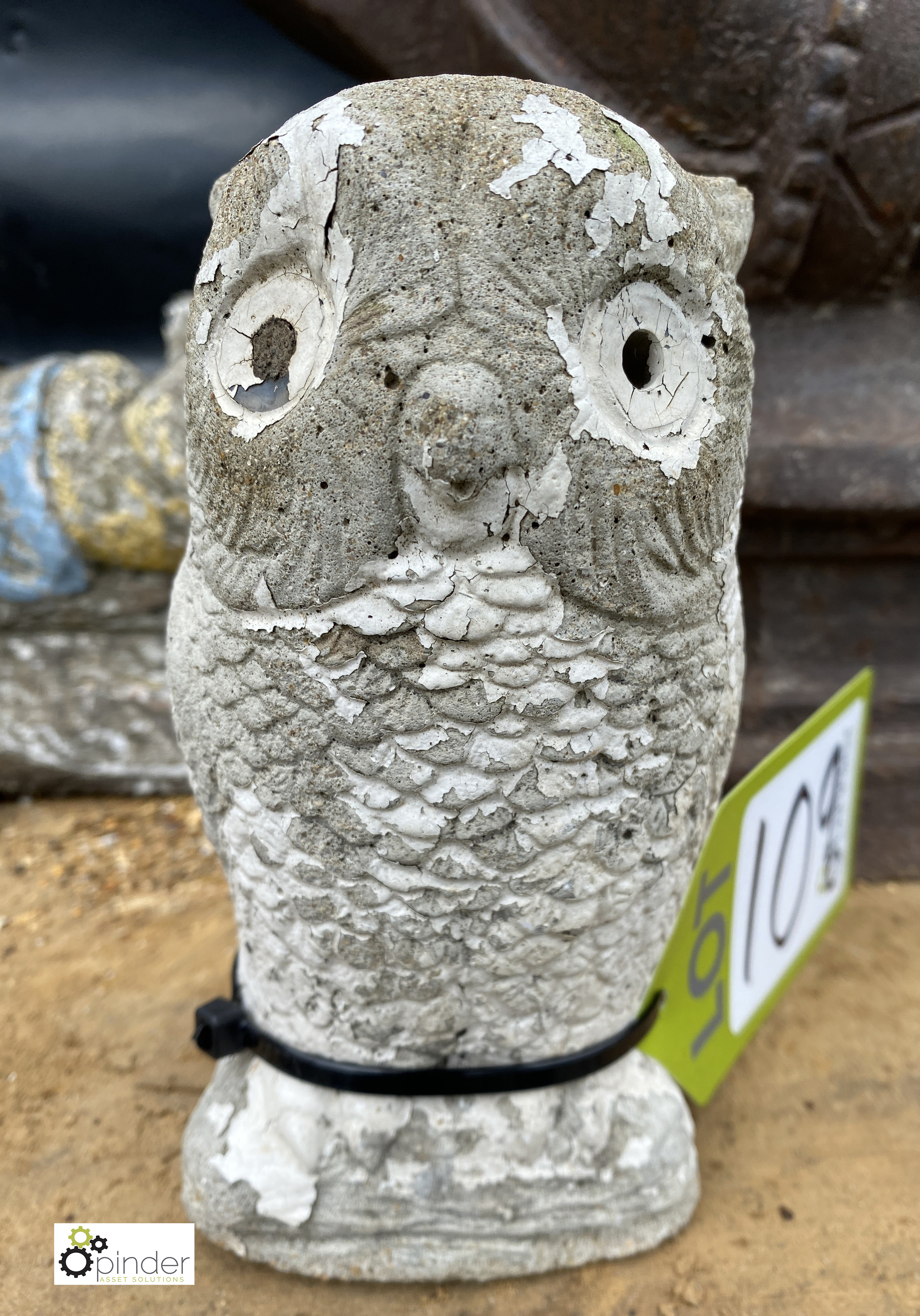 A reconstituted stone Statue of an owl, 7in high