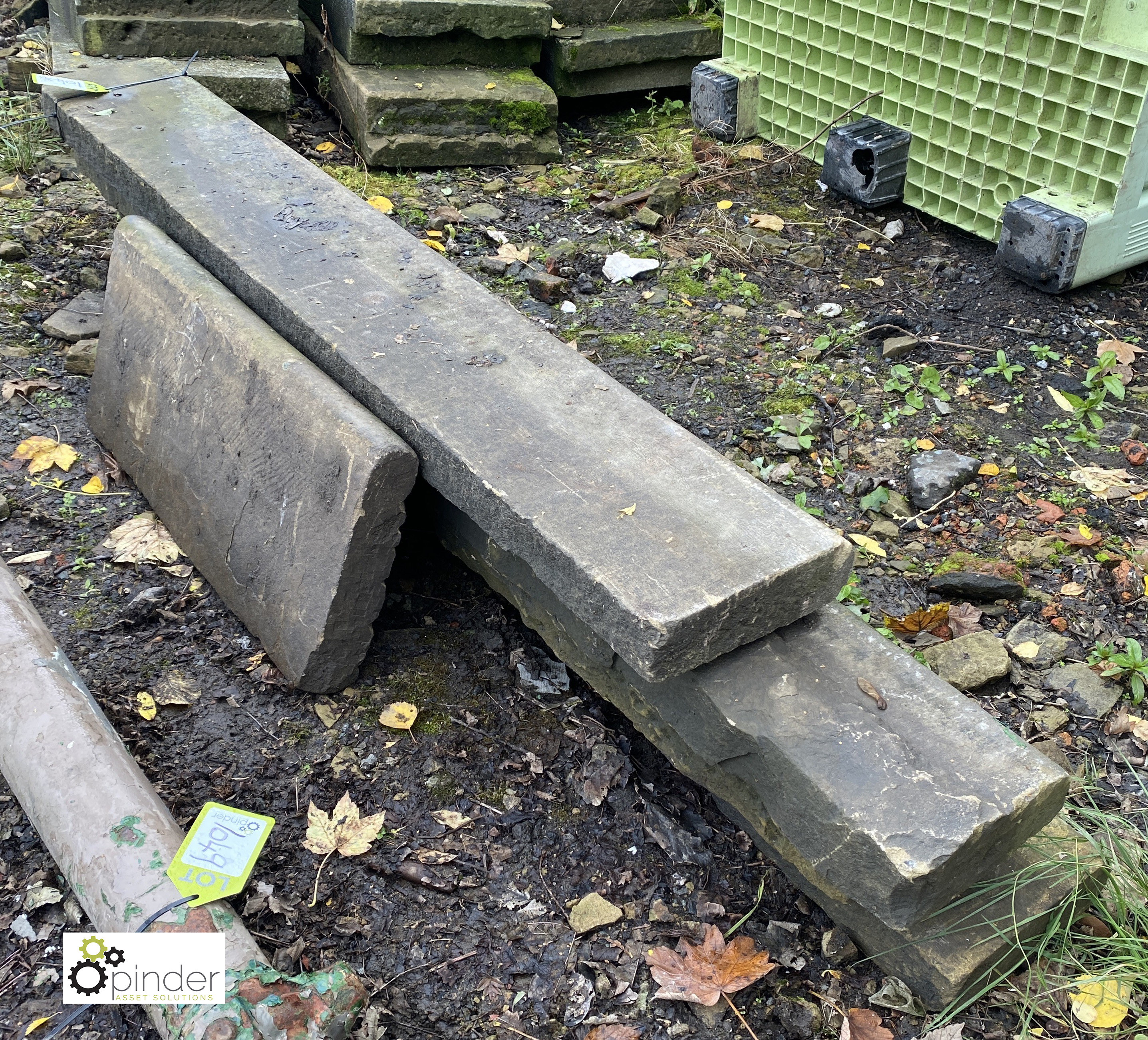 5 pieces reclaimed Victorian bullnosed Garden Edging, approx. 27.6 linear feet (Located at Deep - Image 2 of 4