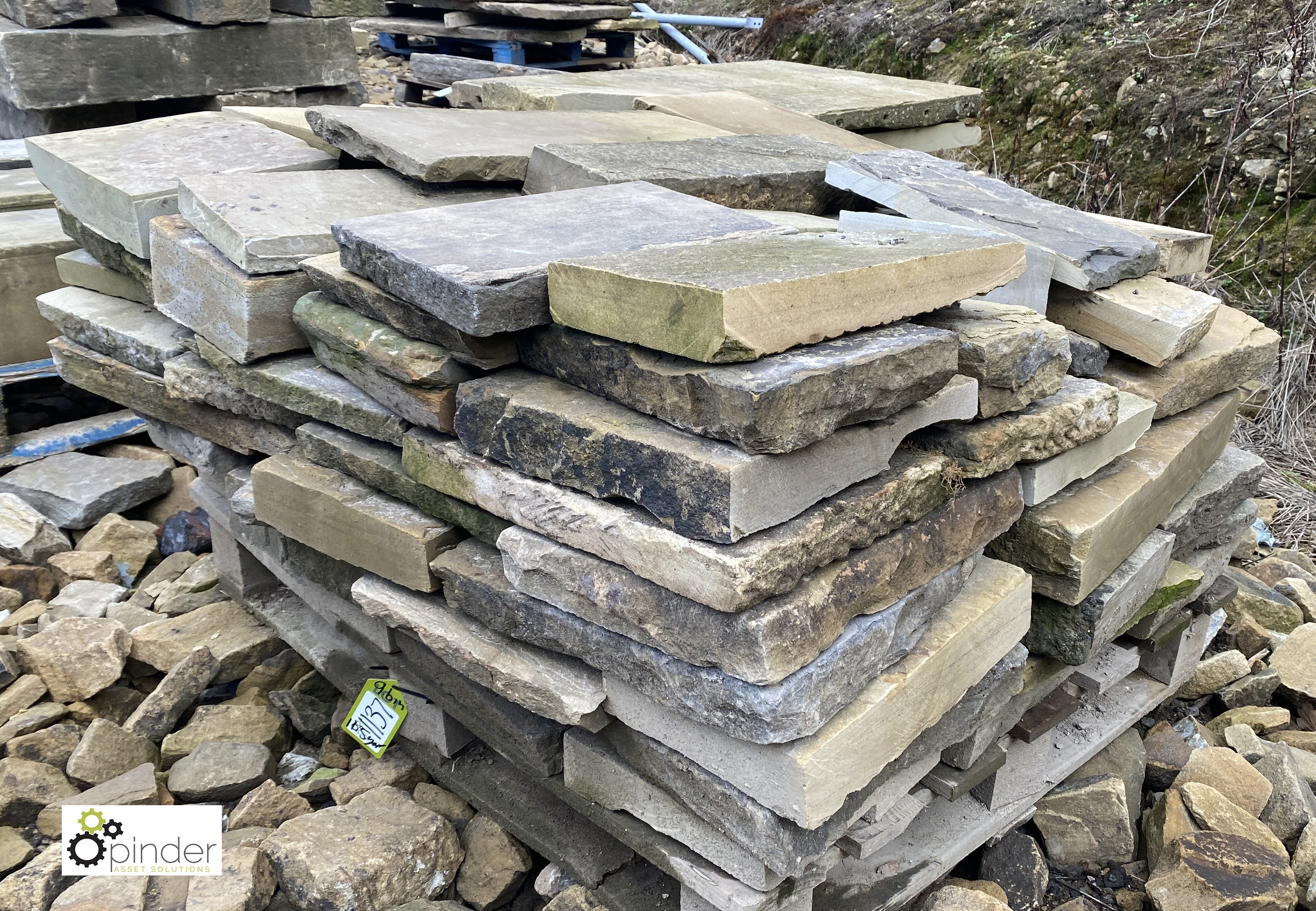 A pallet antique reclaimed Yorkshire Stone Paving/Steppingstones, approx. 10.5sq yards (Located at