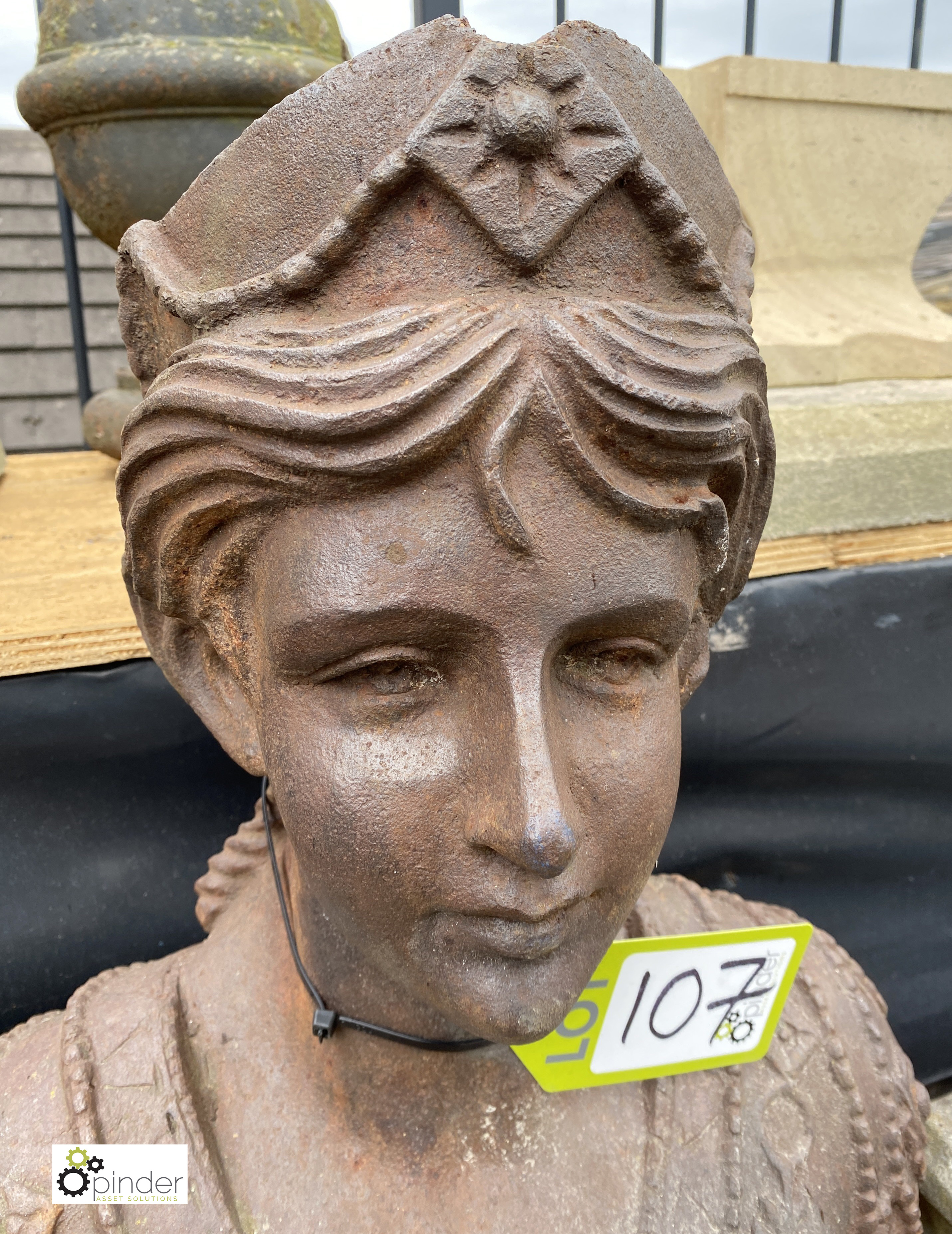 A decorative cast iron Bust of a Lady wearing a crown, 28in high - Image 4 of 6