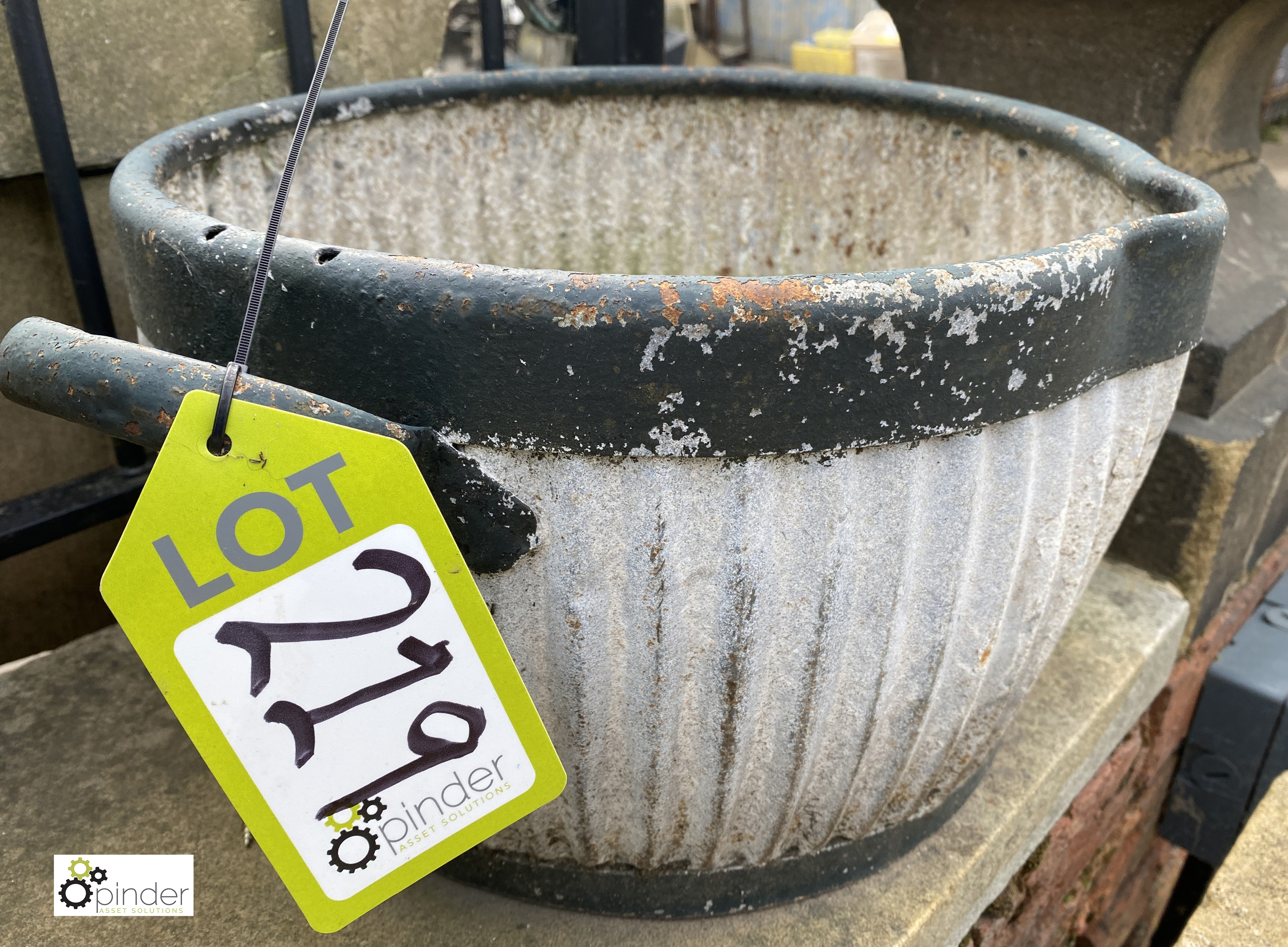 An original galvanised tabletop Dolly Tub, circa 1920s, 9in high x 15in diameter - Image 3 of 4