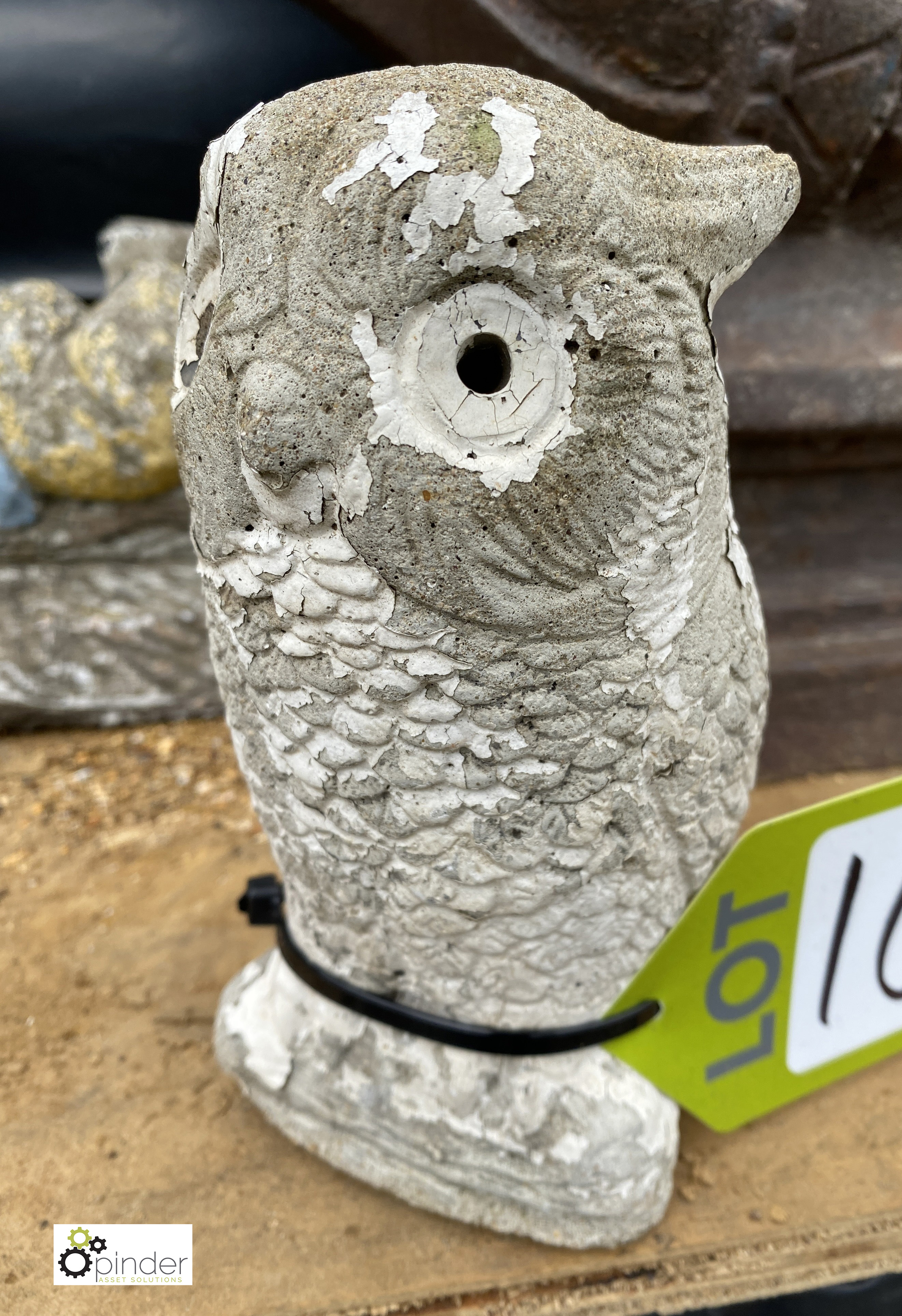 A reconstituted stone Statue of an owl, 7in high - Image 2 of 4