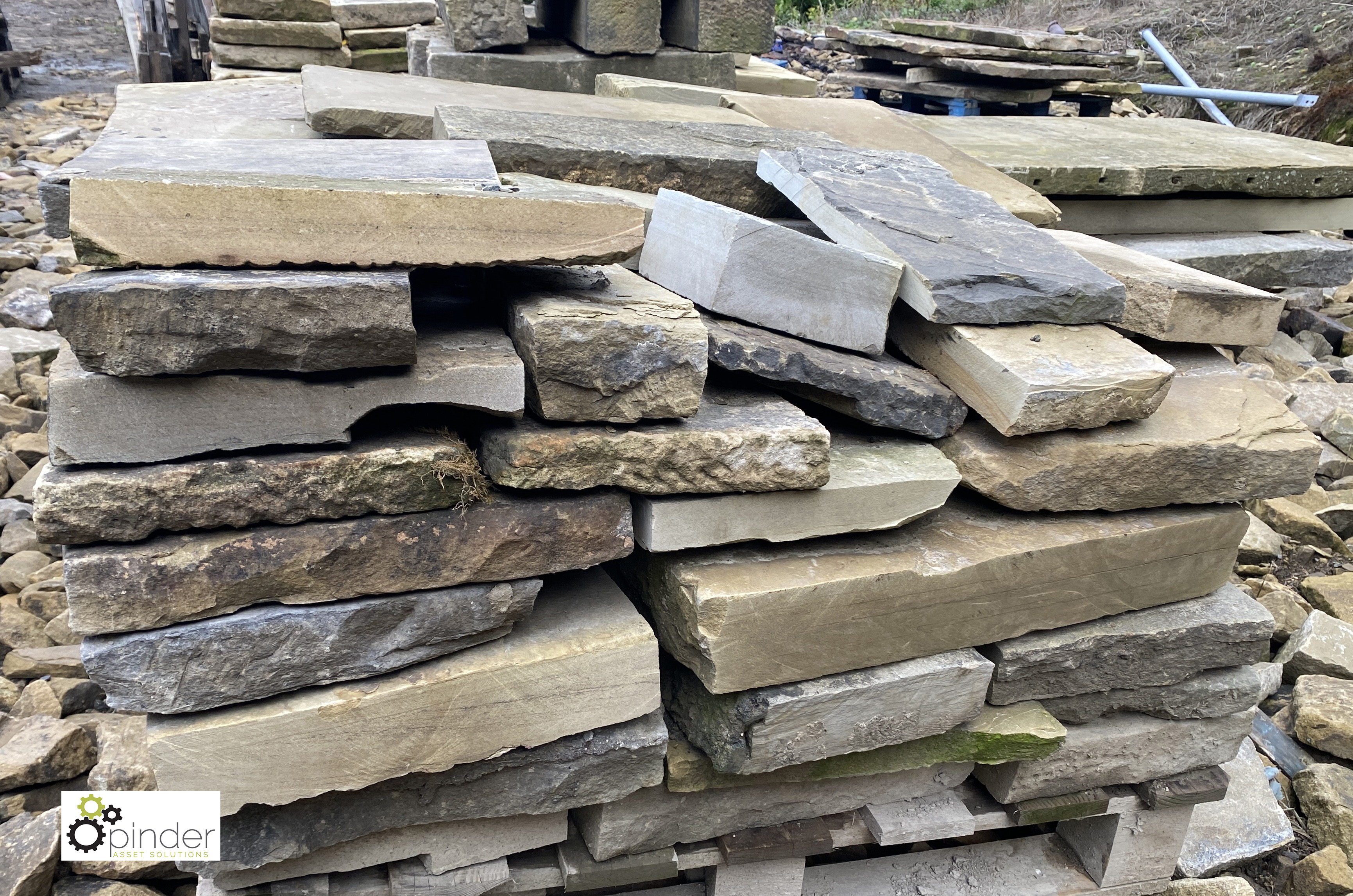 A pallet antique reclaimed Yorkshire Stone Paving/Steppingstones, approx. 10.5sq yards (Located at - Image 3 of 7