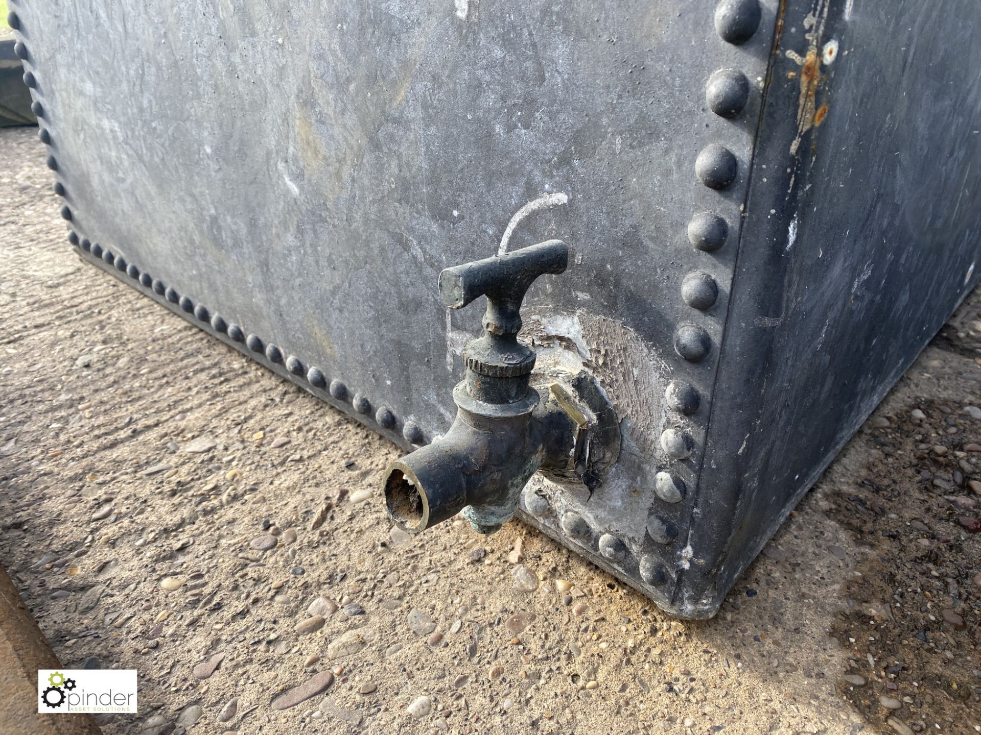 A Victorian metal riveted galvanised Water Cistern, 26in high x 30in x 36in long - Image 5 of 8