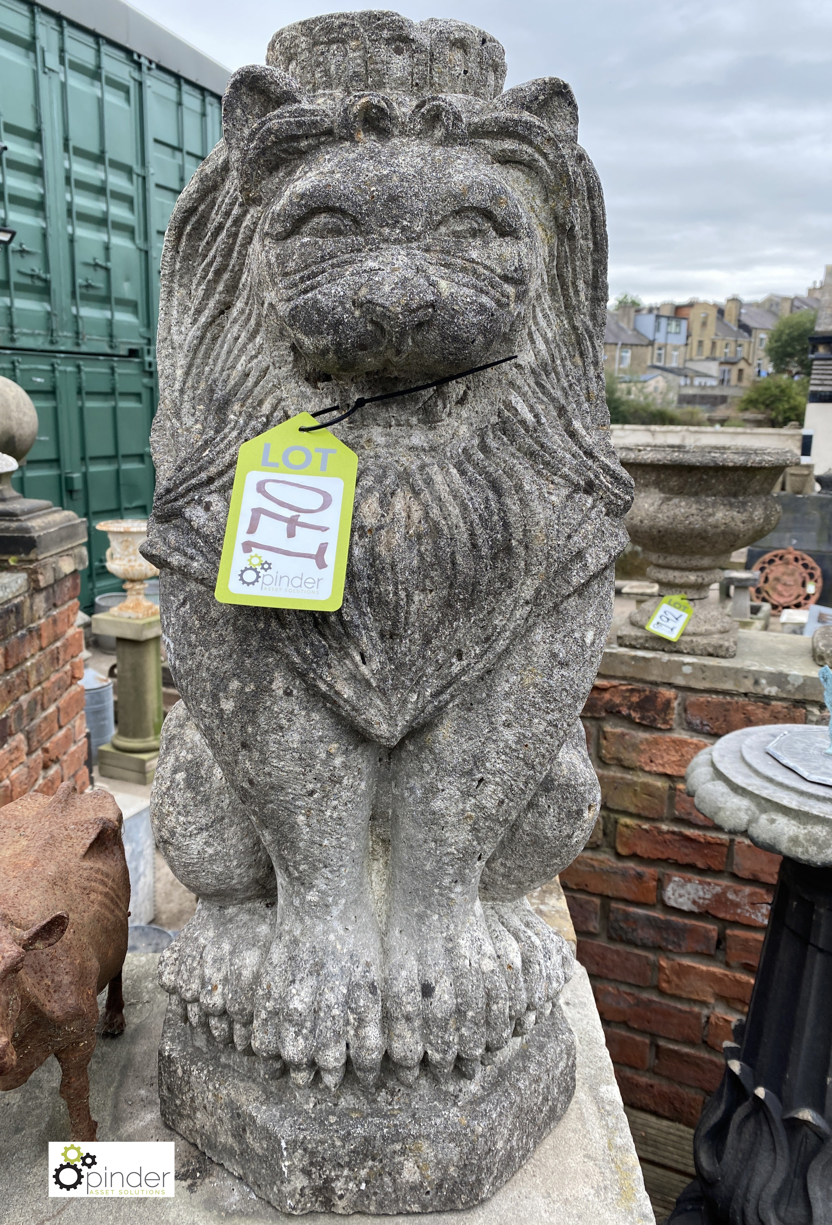 A pair carved limestone seated Heraldic Lions Statue, circa mid 1900s, 28in high (matching lot 347) - Image 5 of 10