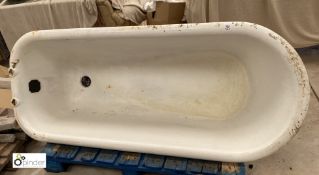 Cast iron Roll Top Bath, 1660mm x 700mm x 430mm