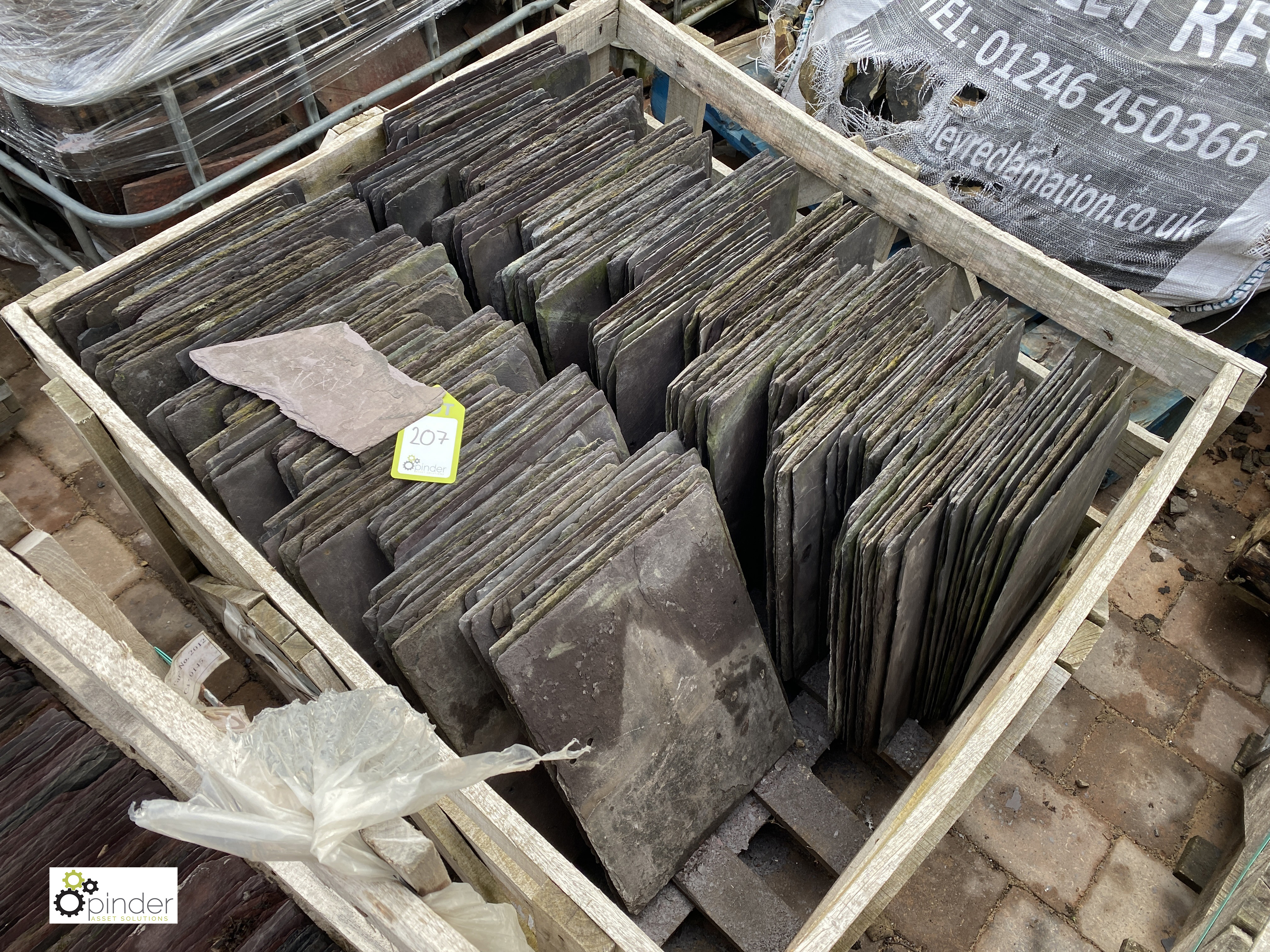 Approx. 260 reclaimed Roofing Slates, 16in x 12in - Image 4 of 5