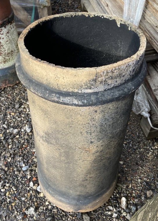 A buff reclaimed Cannon Chimney Pot, 650mm high x - Image 2 of 6