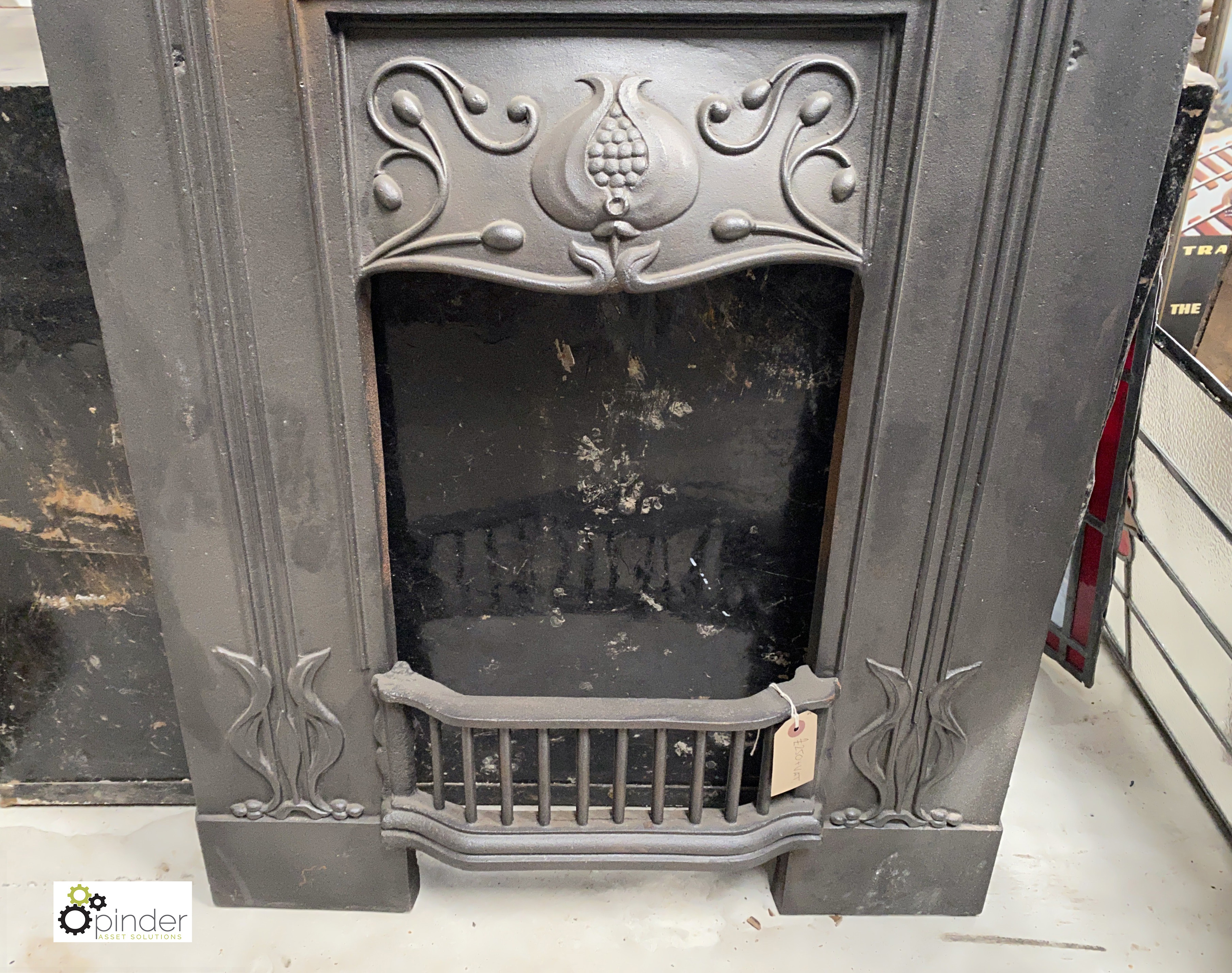 A restored cast iron Art Nouveau Bedroom Fireplace, 930mm high x 750mm wide - Image 4 of 6