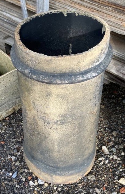 A buff reclaimed Cannon Chimney Pot, 650mm high x - Image 3 of 6