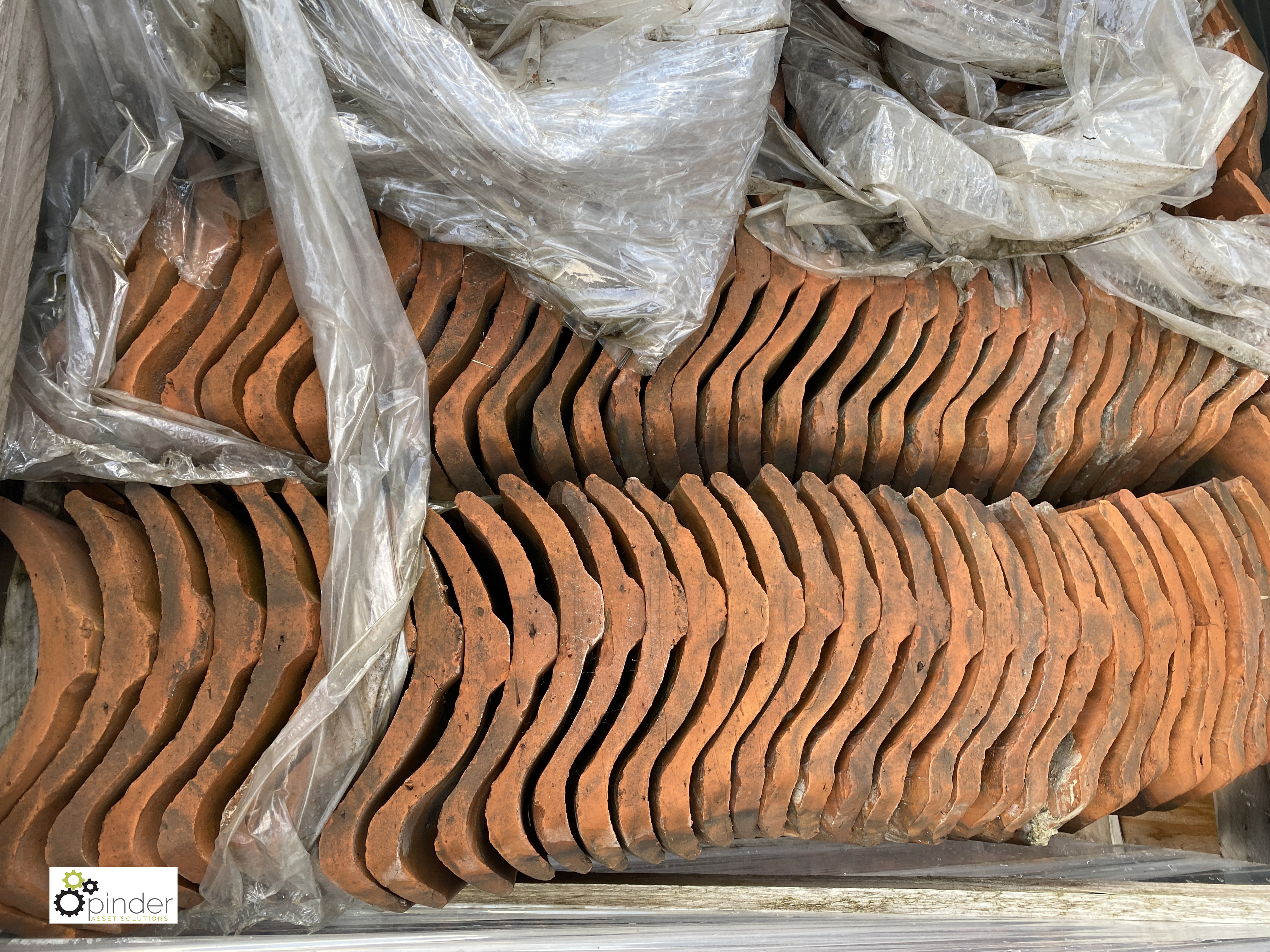 A large quantity reclaimed Pantiles, to 2 crates - Image 4 of 7