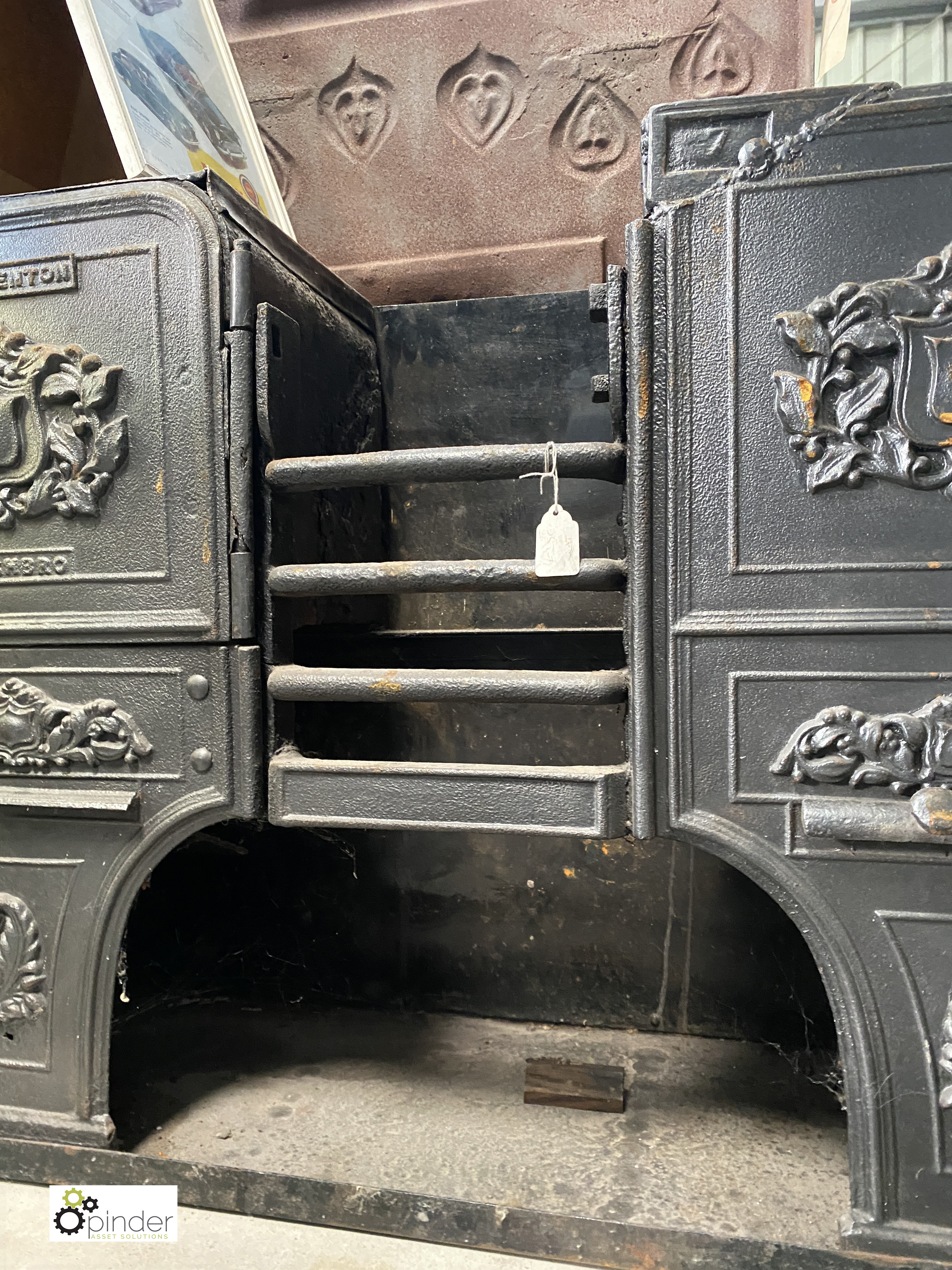 A cast iron Georgian Cooking Range, with oven, 620mm high x 870mm wide x 300mm deep - Image 4 of 6