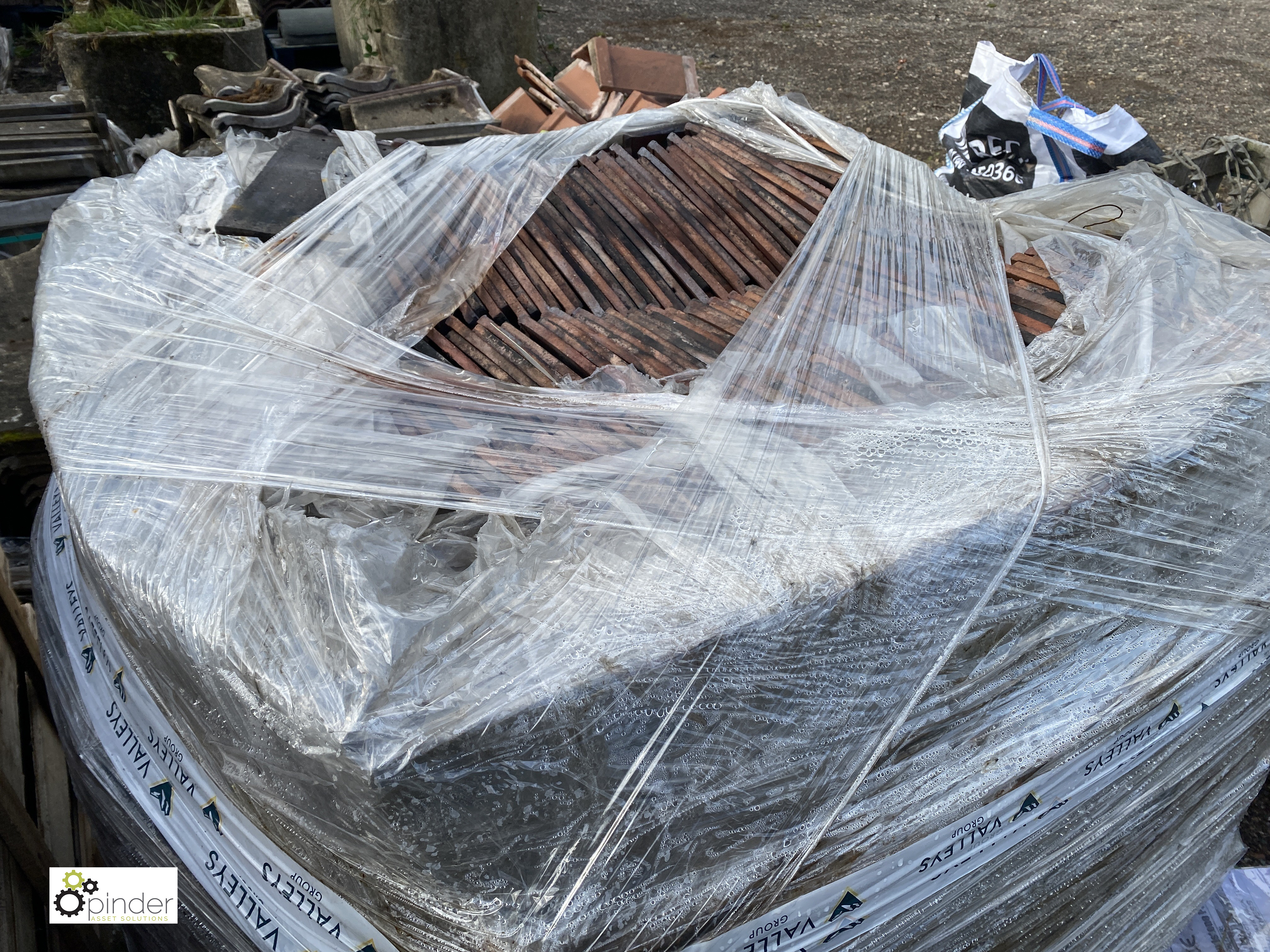 A large quantity reclaimed dignus sandstorm Roofing Tiles, to 2 crates and pallet - Image 5 of 7