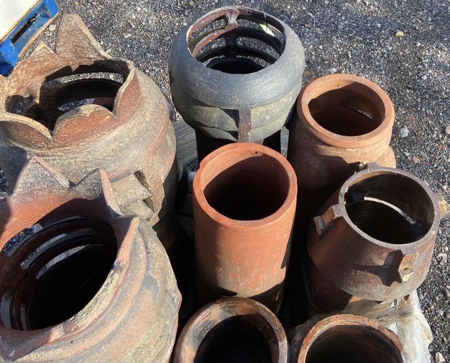 A quantity various reclaimed Chimney Pots (some da - Image 8 of 11
