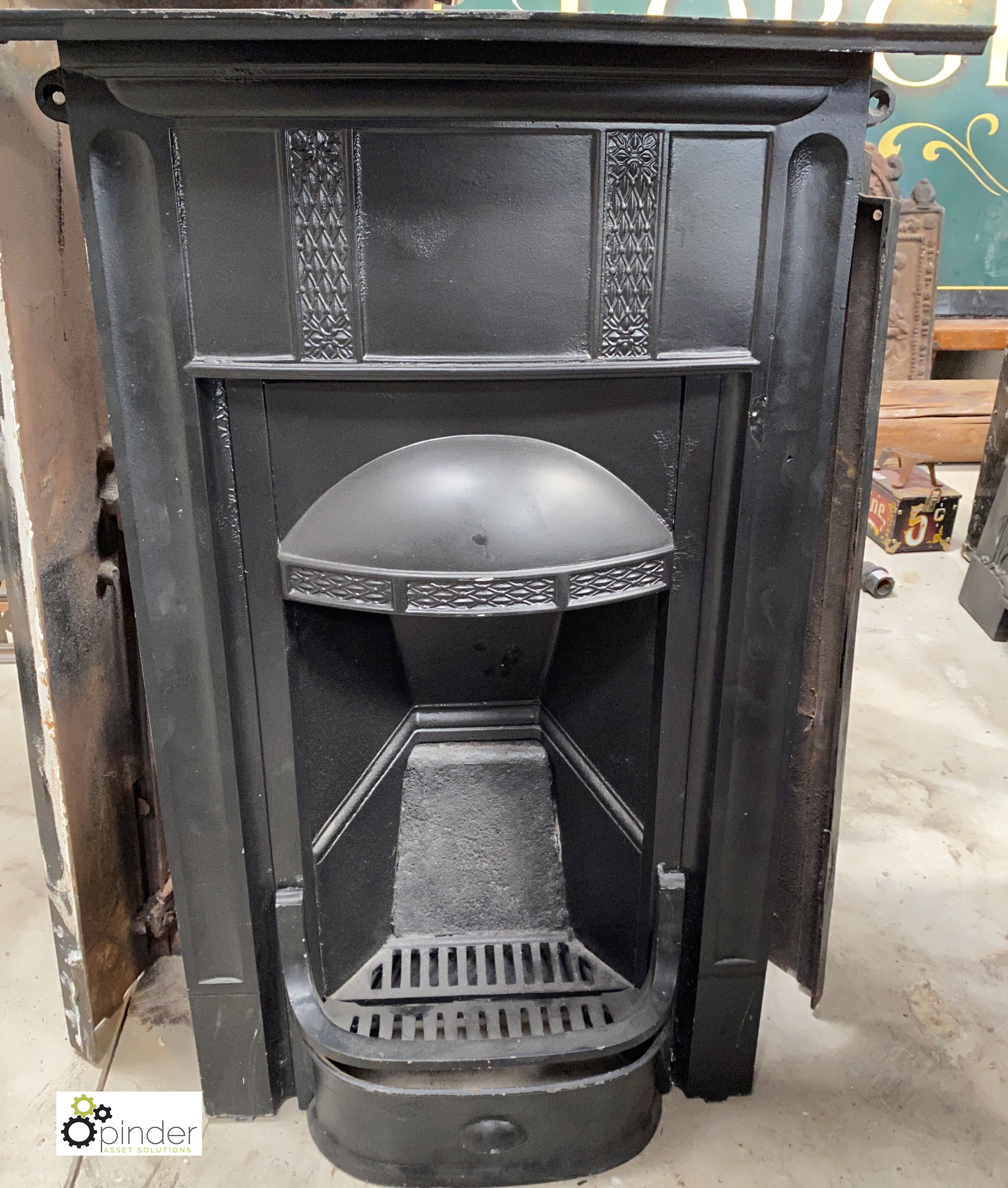 A restored cast iron Art Deco Bedroom Fireplace, 930mm high x 610mm wide - Image 2 of 5