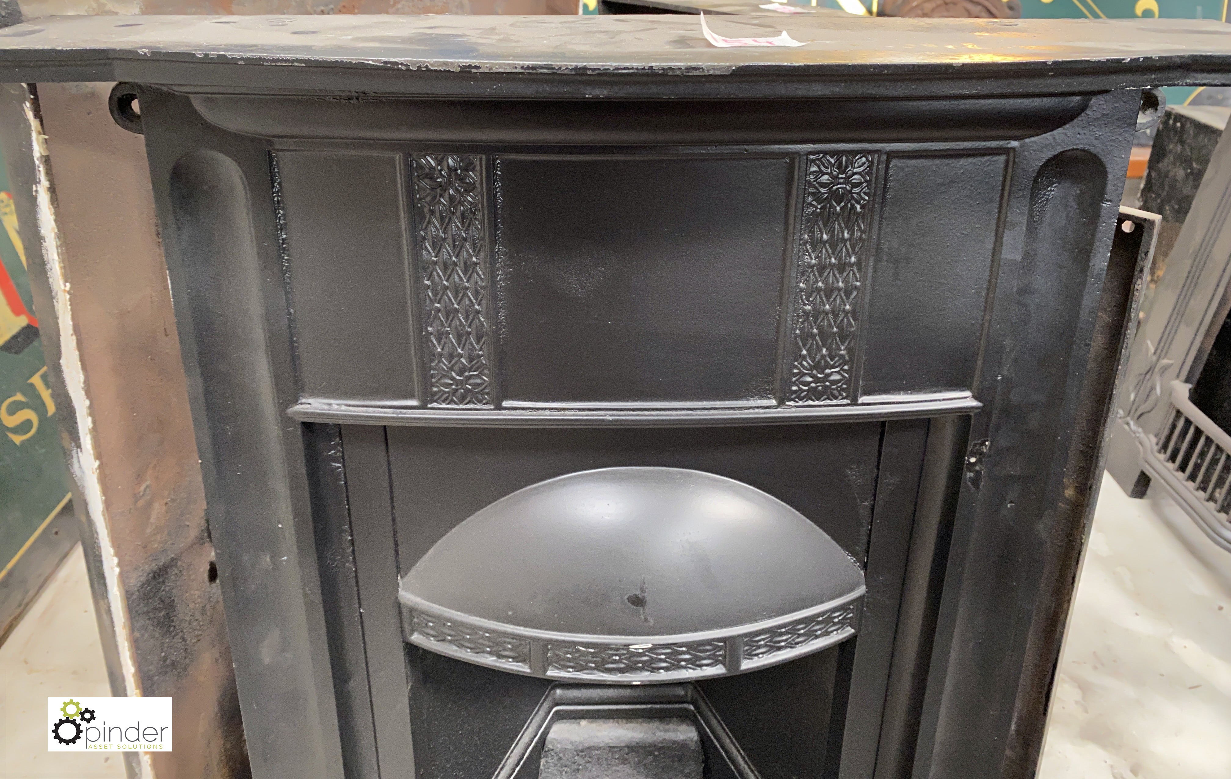 A restored cast iron Art Deco Bedroom Fireplace, 930mm high x 610mm wide - Image 3 of 5