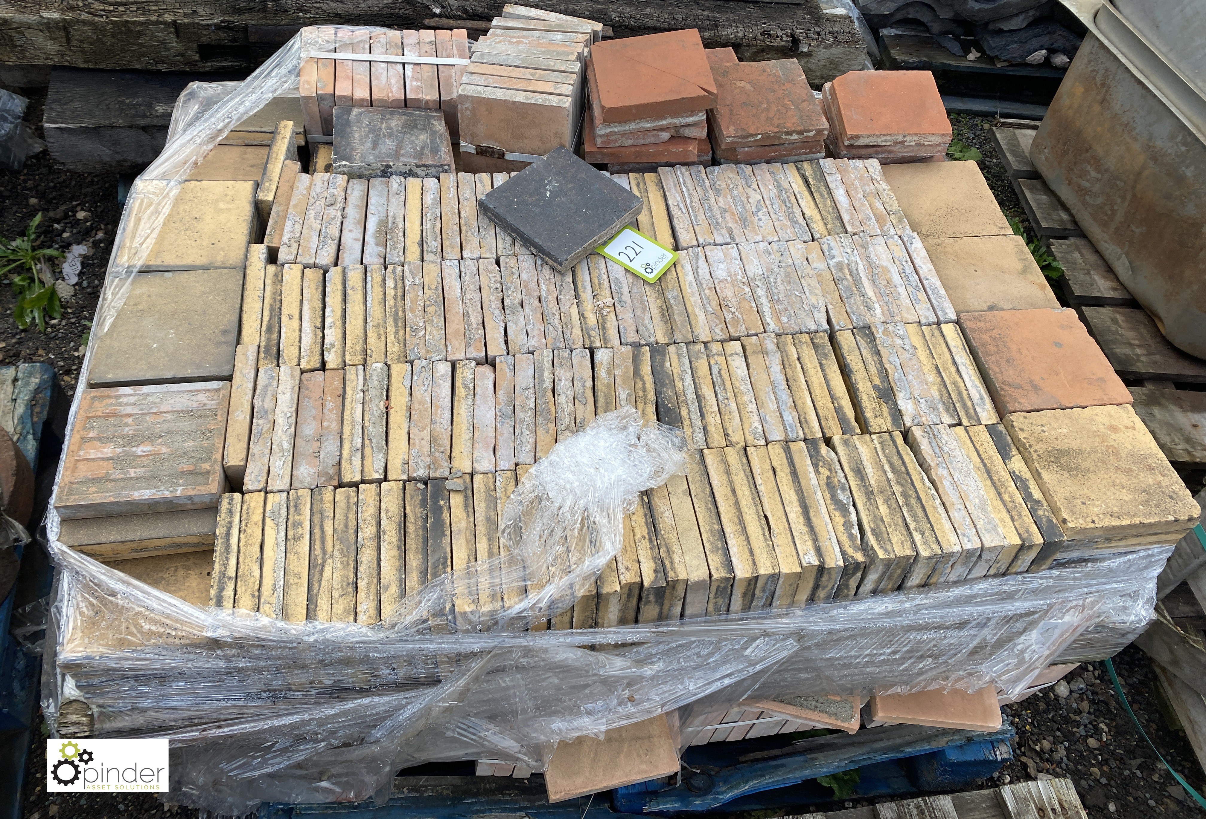 A large quantity buff Quarry Tiles, 6in x 6in, to pallet - Image 3 of 6