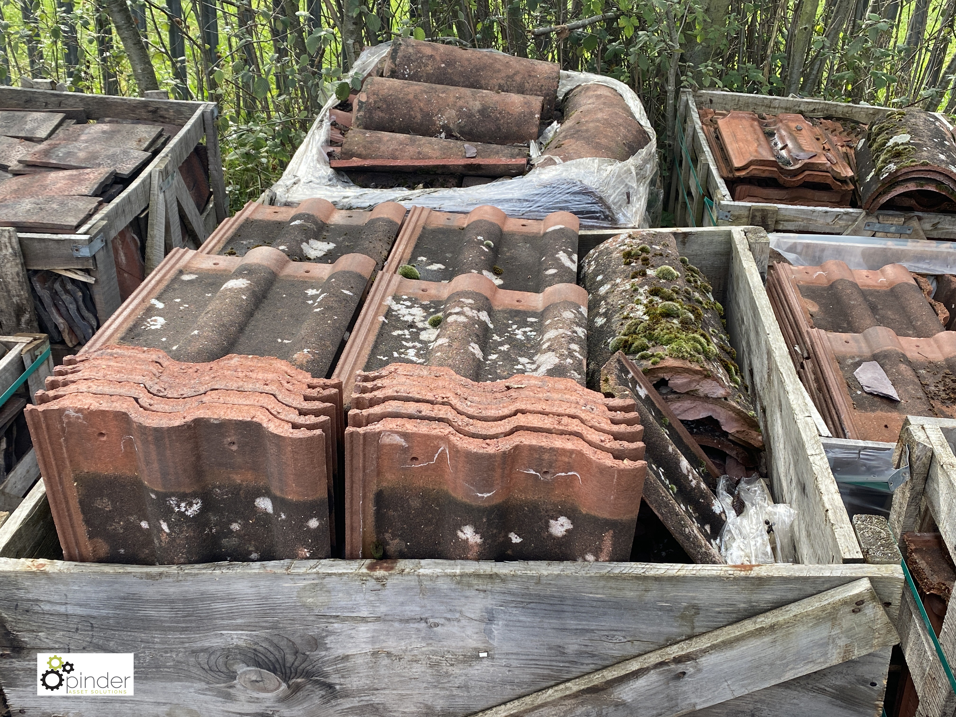 A large quantity red double Roman Roof Tiles, to 6 crates - Image 6 of 7