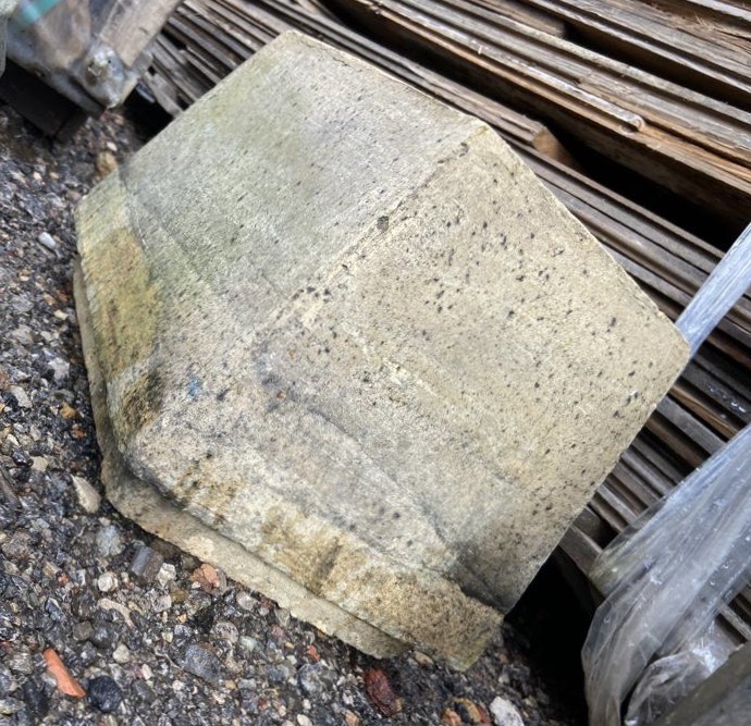 A small rectangular buff clay Chimney Pot, 280mm h - Image 5 of 6