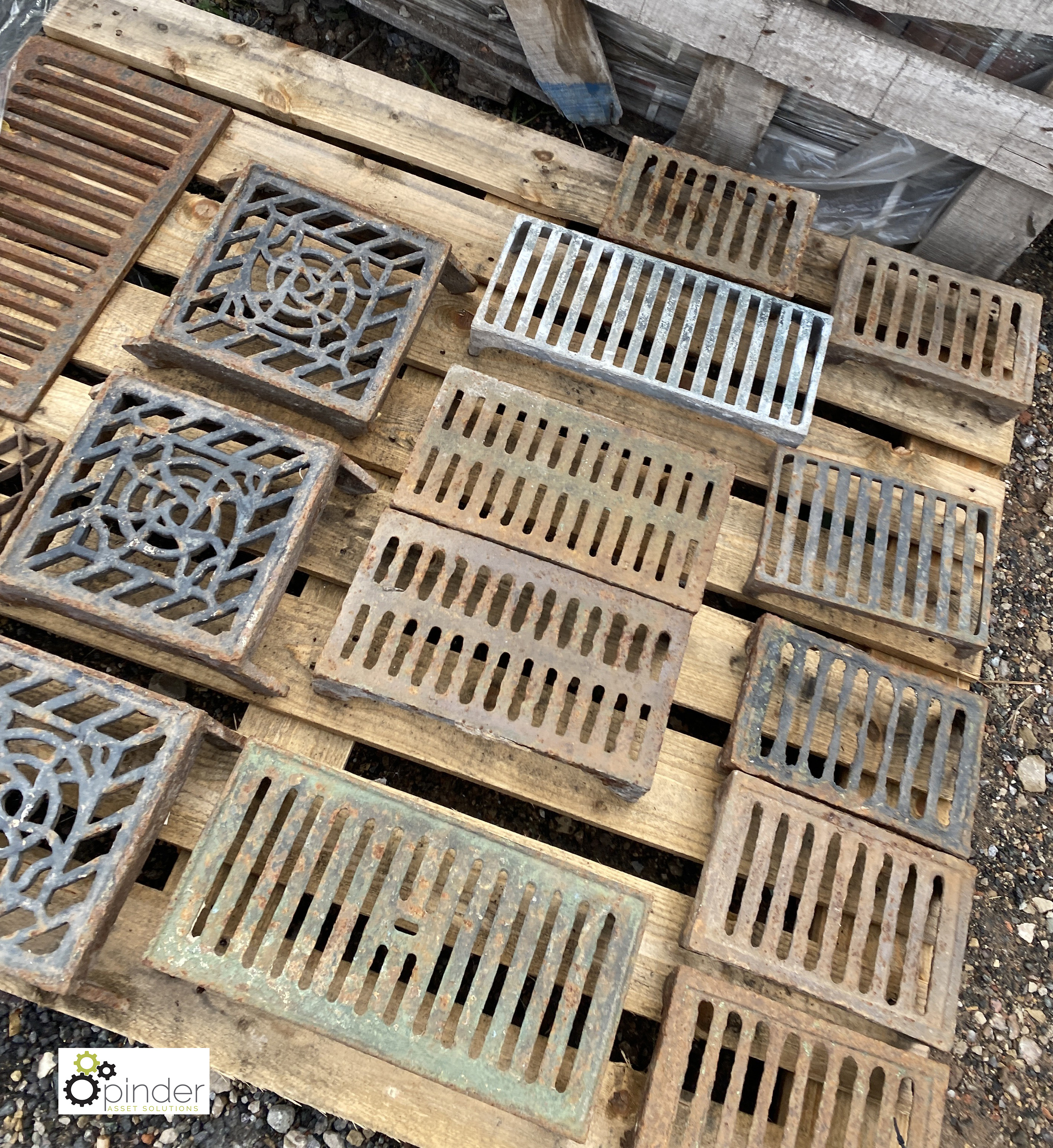 Approx. 15 cast iron reclaimed Air Bricks, to pallet - Image 9 of 10