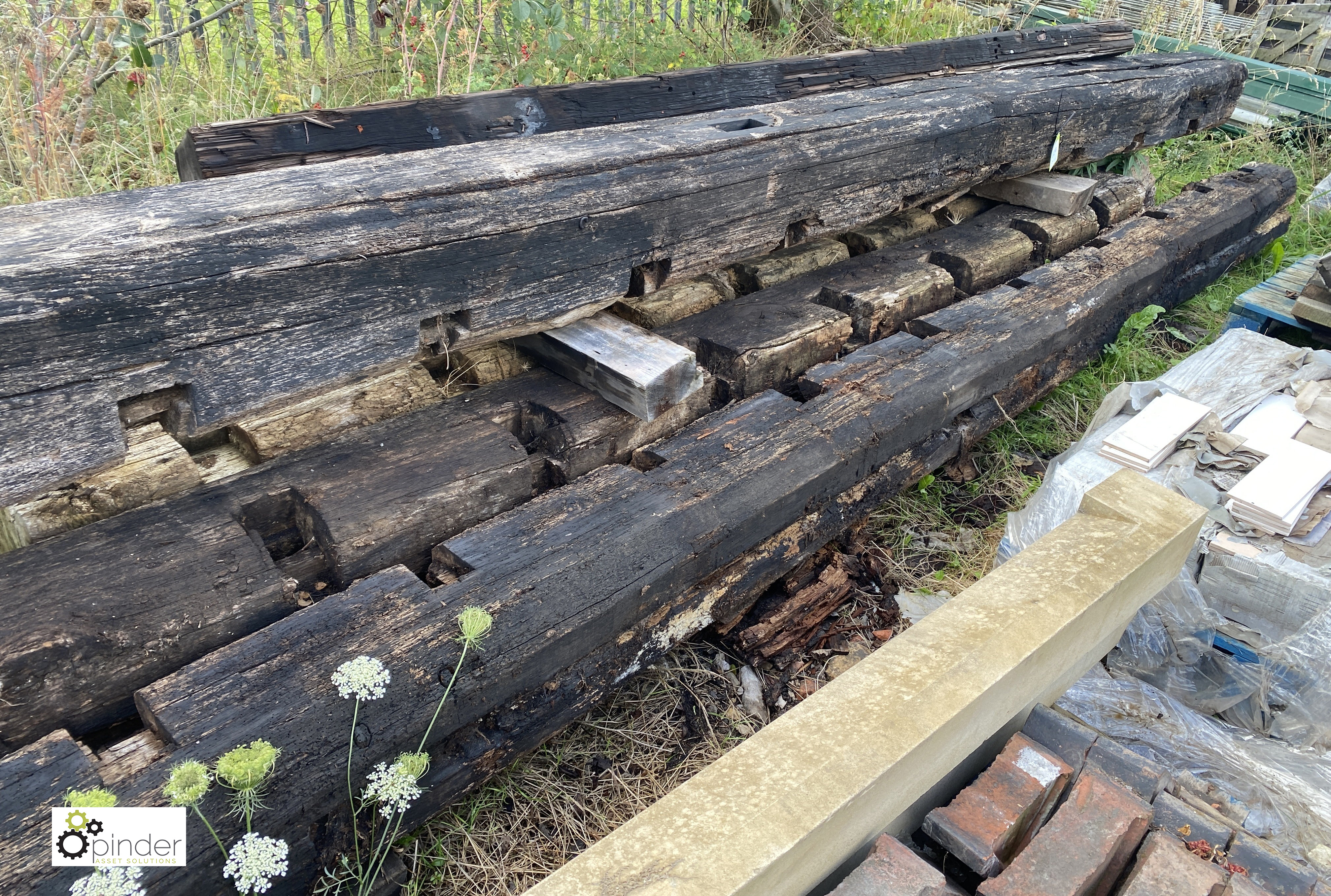 A quantity various reclaimed Oak Sections and Lengths - Image 5 of 6