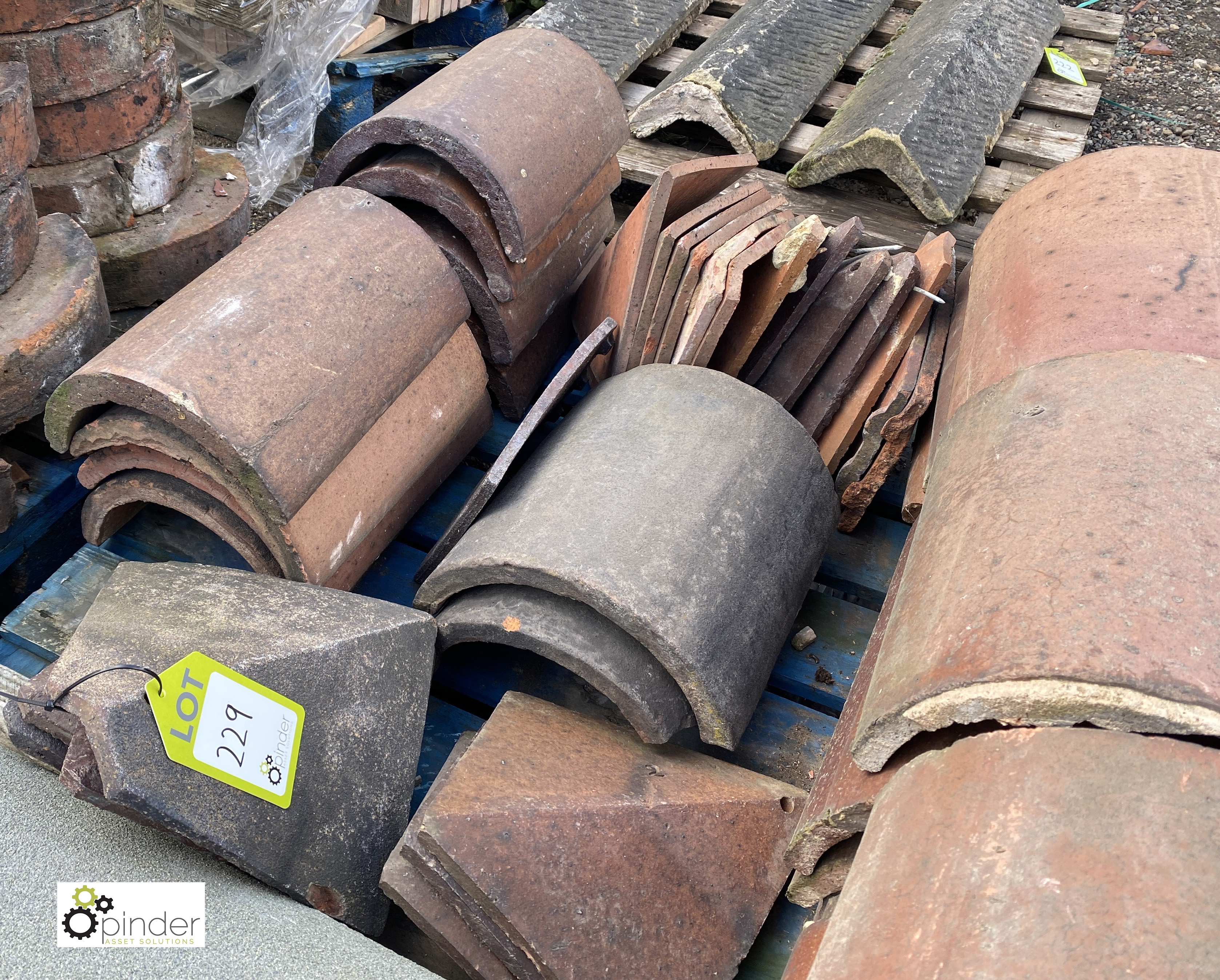 A quantity various reclaimed Roof Fittings, Ridges, Valleys, etc, to pallet - Image 4 of 6