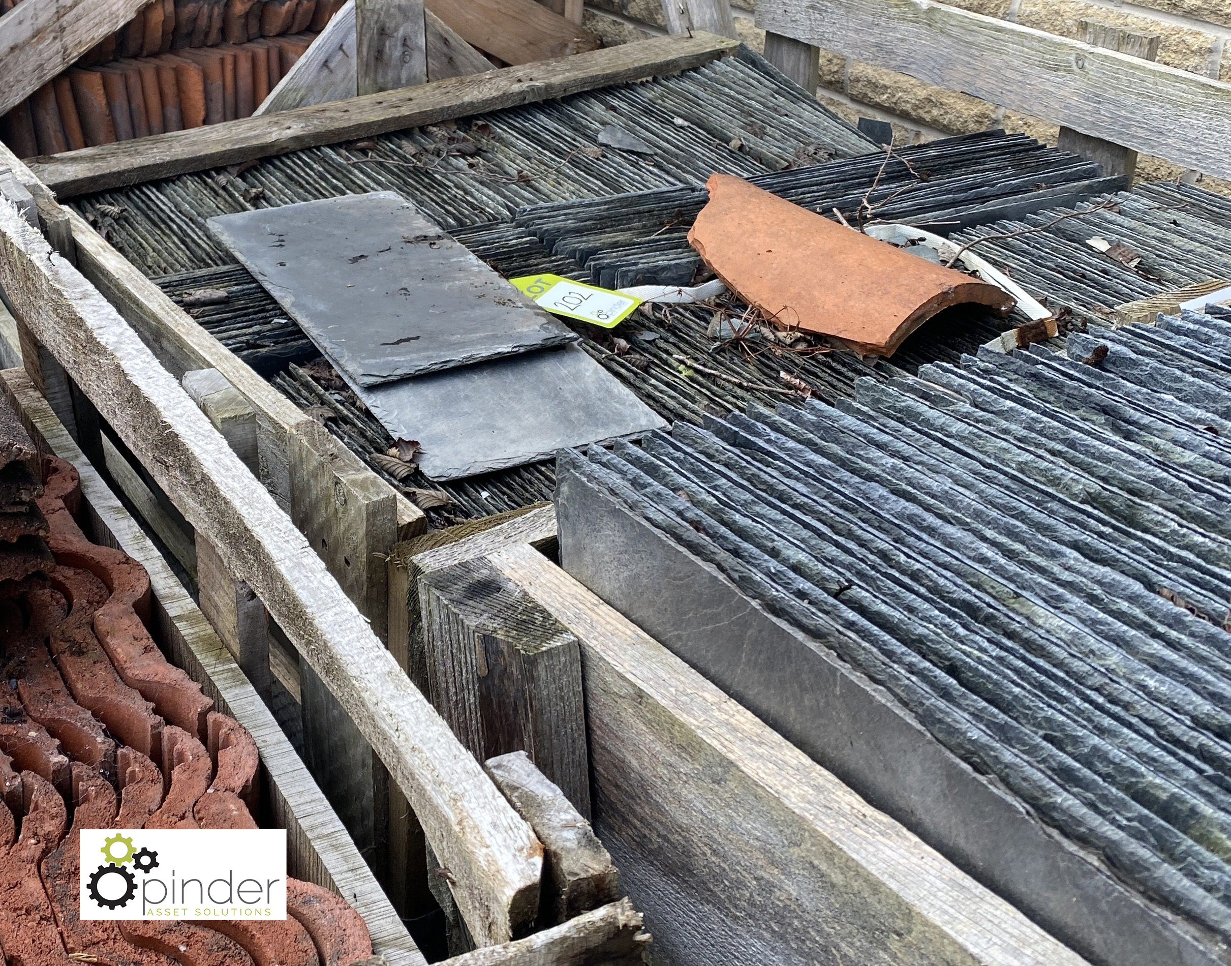 A large quantity Roofing Slates, 16in x 8in - Image 2 of 4