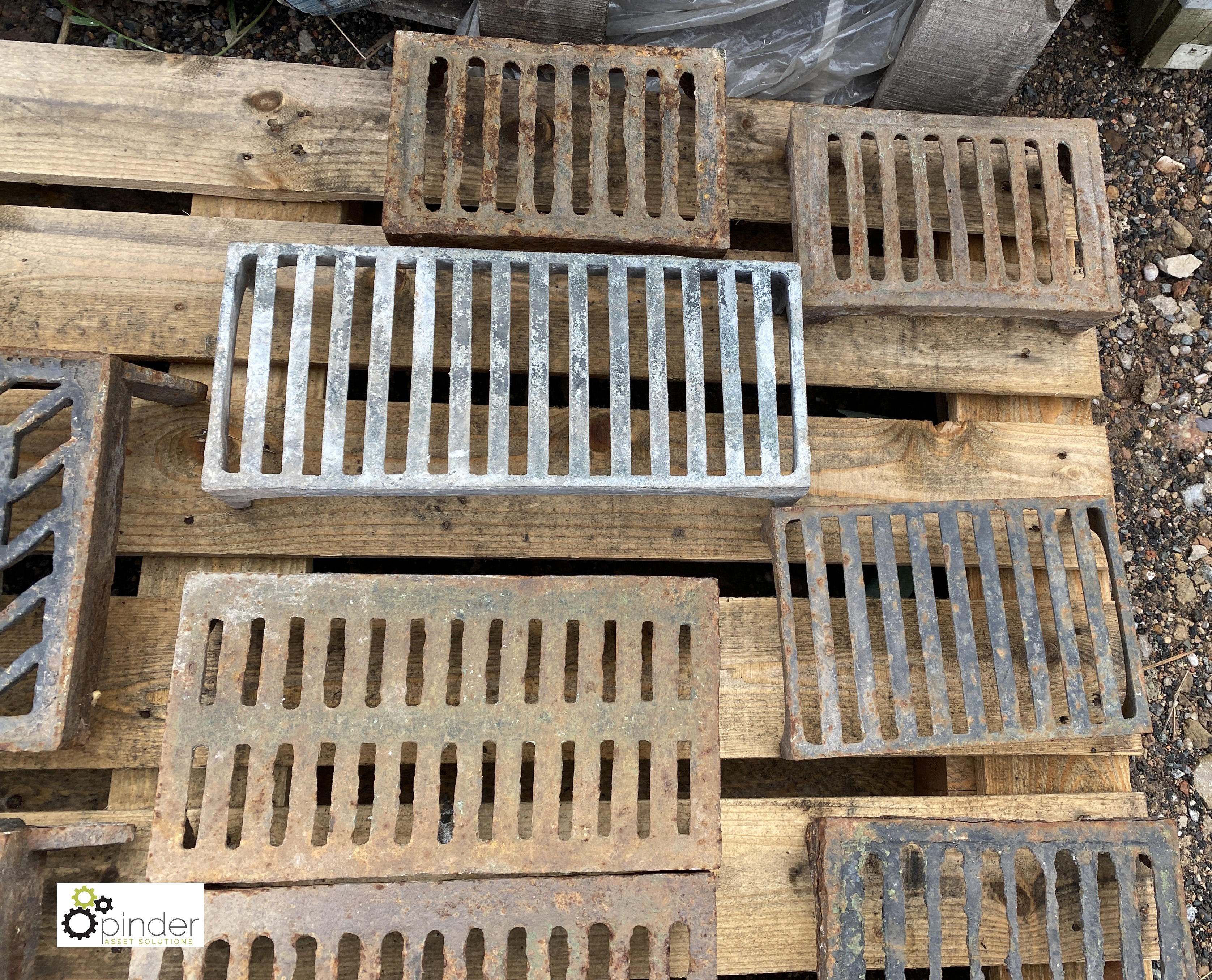 Approx. 15 cast iron reclaimed Air Bricks, to pallet - Image 8 of 10