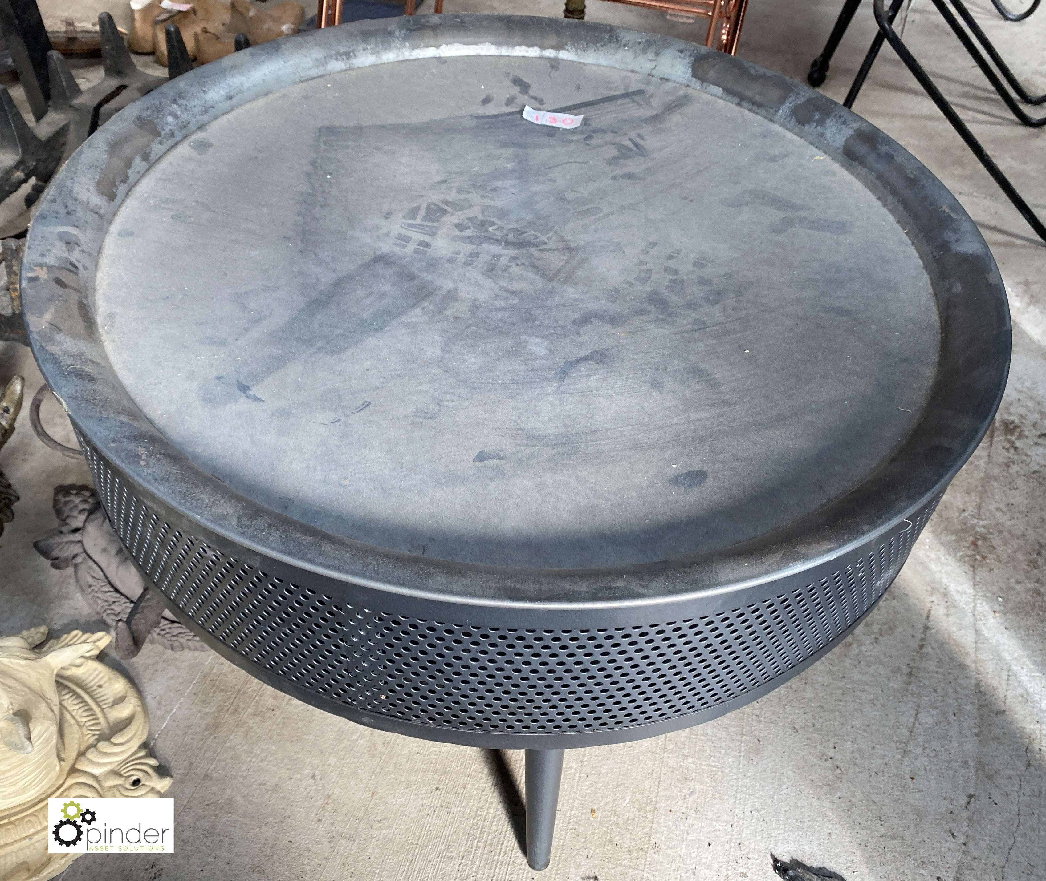 A metal Fire Pit, 620mm diameter - Image 2 of 4