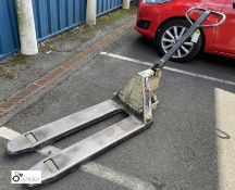 Delta hydraulic Pallet Truck (purchaser to remove lot from building) (LOCATION: Wakefield)