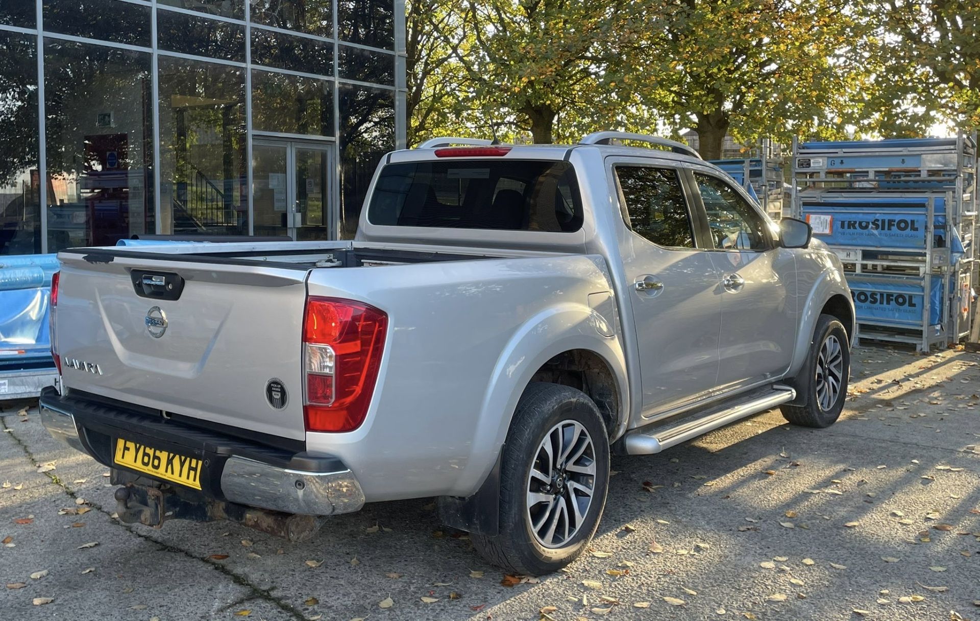 Nissan Navara NP300 2.3dci Tekna Crewcab Pickup, Registration: FY66 KYH; Date of Registration: 28 - Image 3 of 11